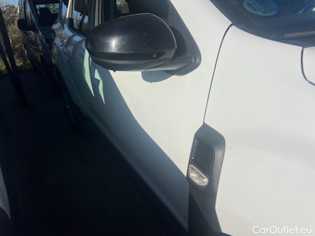  Dacia  Duster DACIA  / 2018 / 5P / todoterreno Comfort TCE 74kW(100CV) ECO-G 4X2 #4