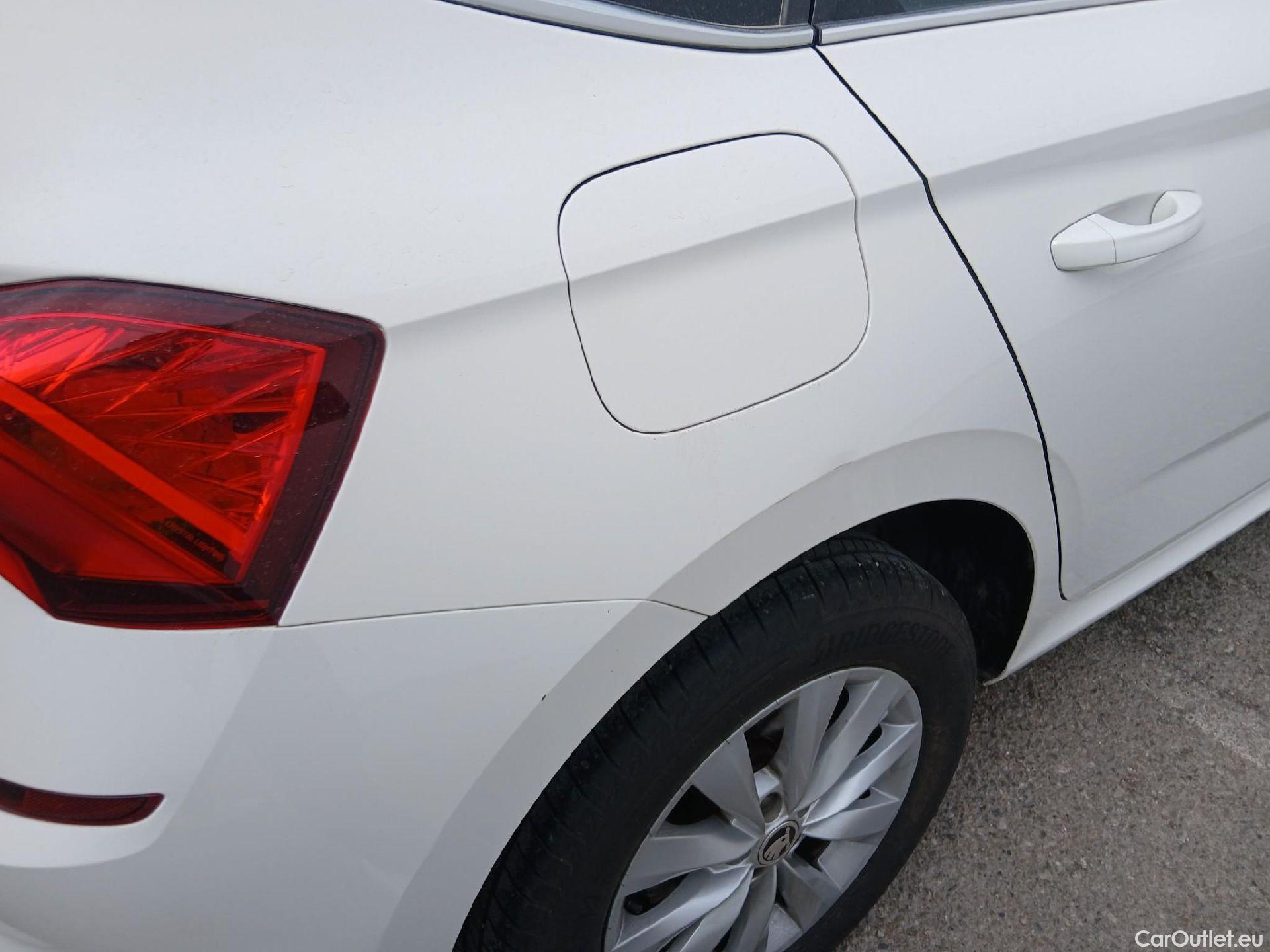  Skoda  KAMIQ SKODA  1.0 TSI 81kW (110CV) DSG Ambition #5