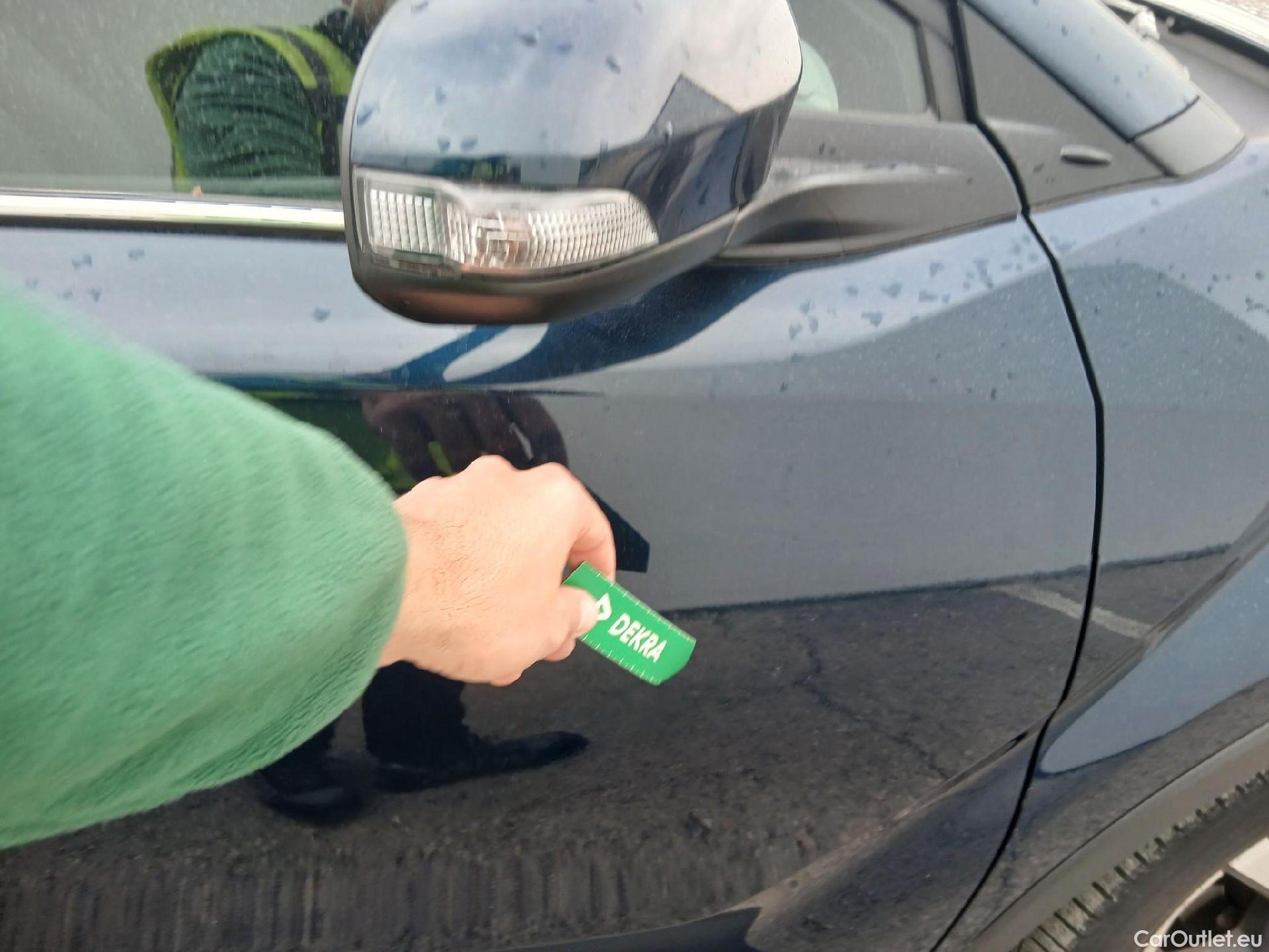  Toyota  C-HR TOYOTA  / 2019 / 5P / todoterreno 2.0 180H Advance #16