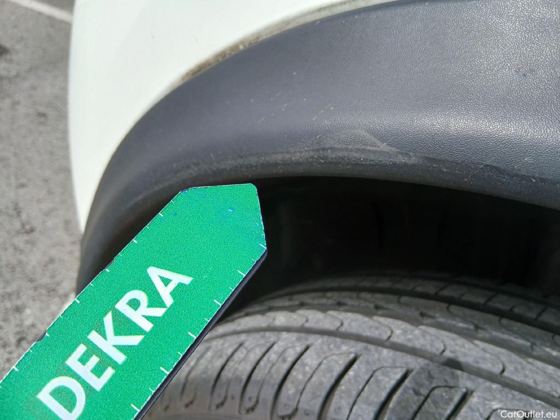  Nissan  Juke NISSAN  / 2014 / 5P / crossover G.E6D-Temp 83kW (112 CV) 5M/T ACENTA (CX) #8