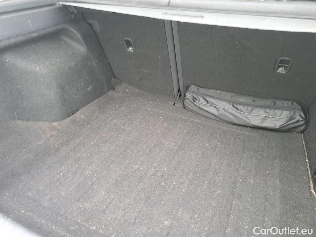  Hyundai   Ioniq HYUNDAI / 2019 / 5P / berlina con portón 1.6 GDI HEV Klass DT #7