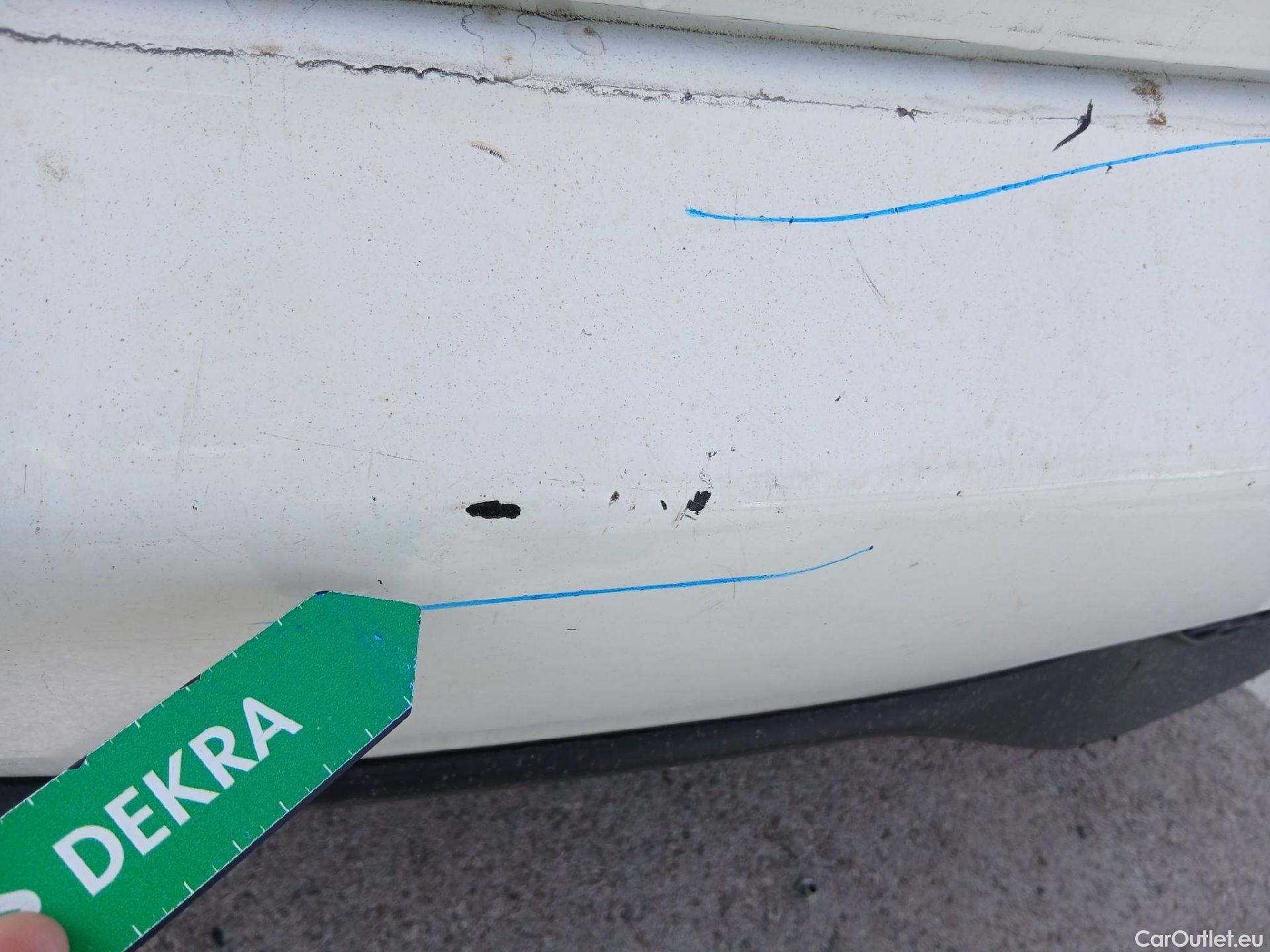  Nissan  Juke NISSAN  / 2014 / 5P / crossover G.E6D-Temp 83kW (112 CV) 5M/T ACENTA (CX) #23