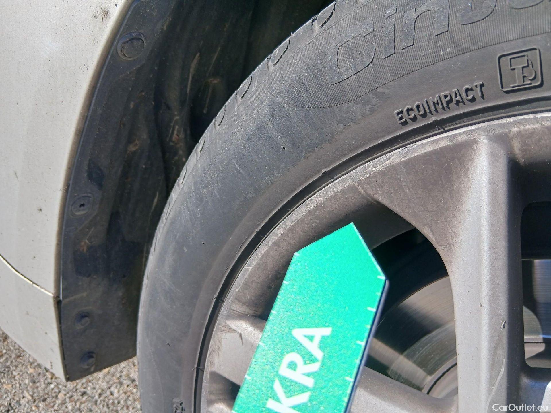  Toyota  Corolla TOYOTA  1.8 125H ACTIVE TECH E-CVT #51