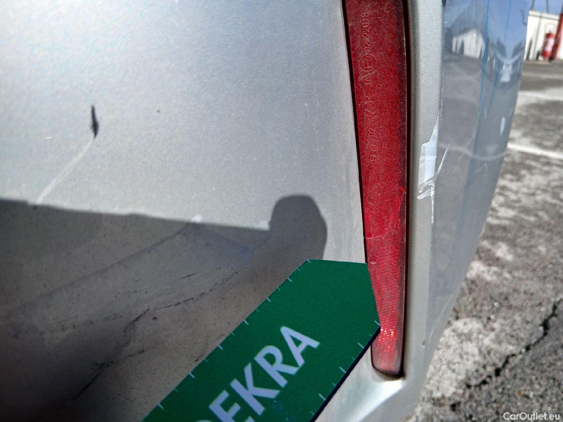  Toyota  Corolla TOYOTA  1.8 125H ACTIVE TECH E-CVT #32