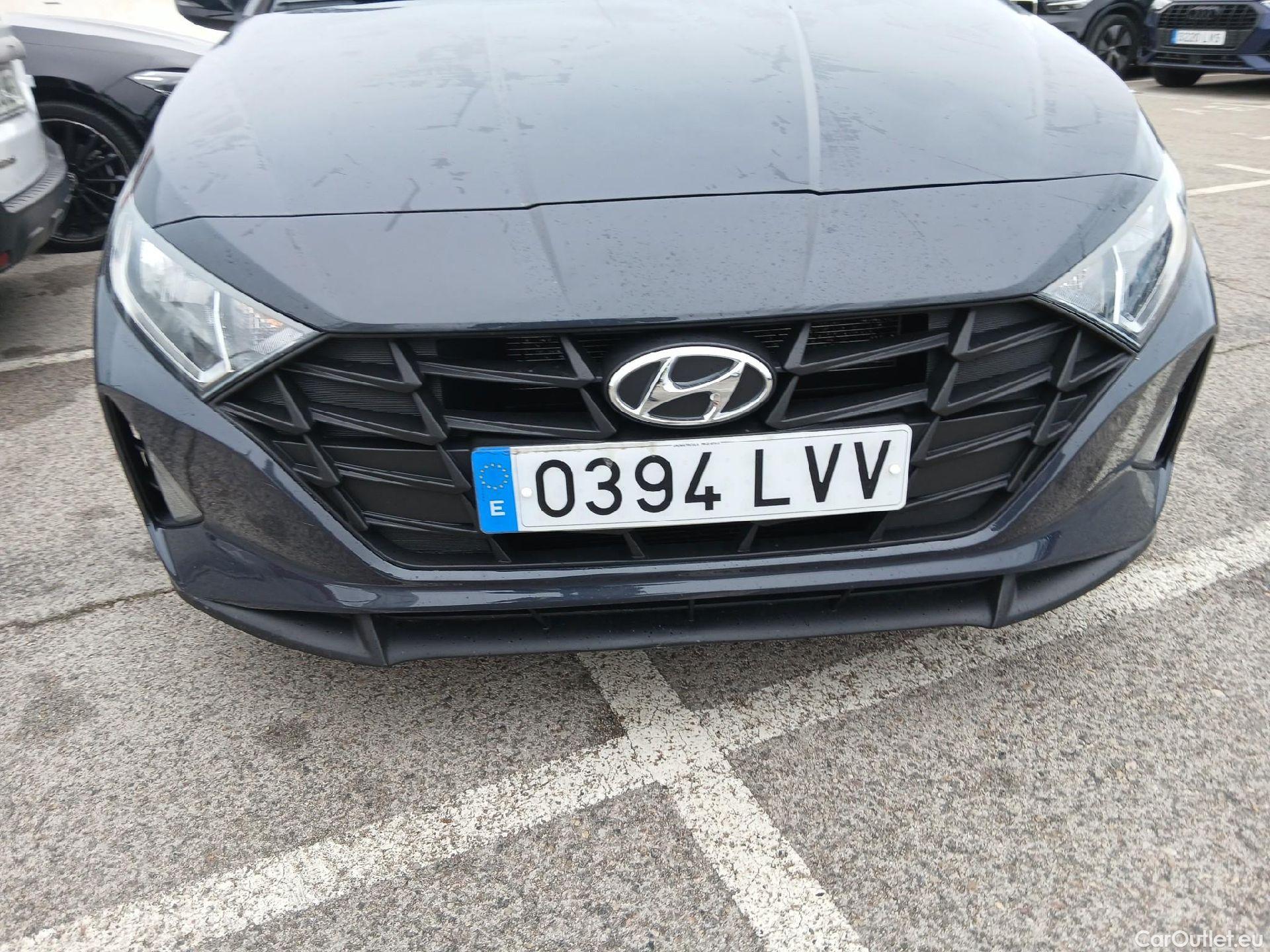  Hyundai  i20 HYUNDAI  / 2020 / 5P / berlina con portón 1.2 MPI SLX #7