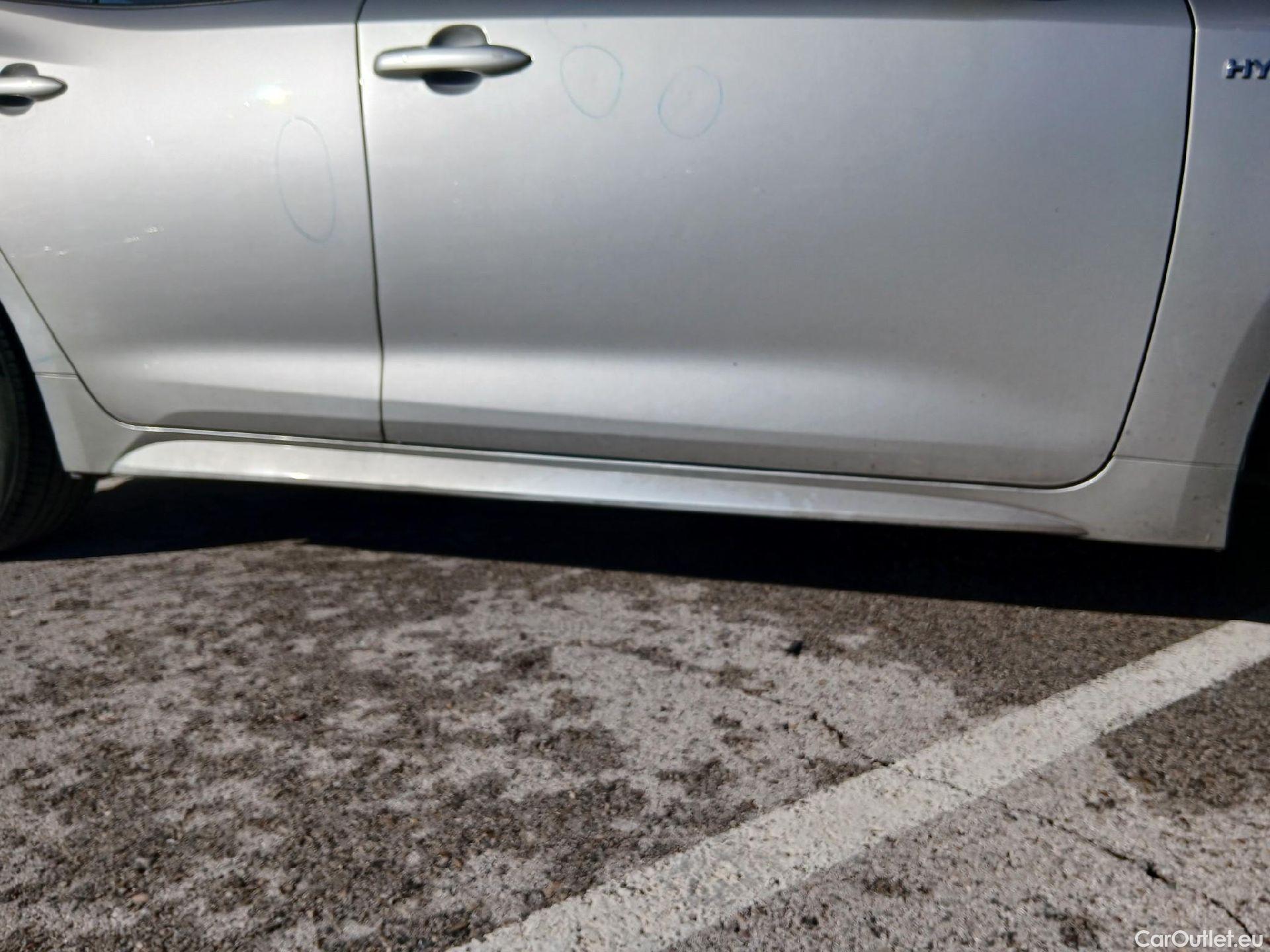  Toyota  Corolla TOYOTA  1.8 125H ACTIVE TECH E-CVT #48