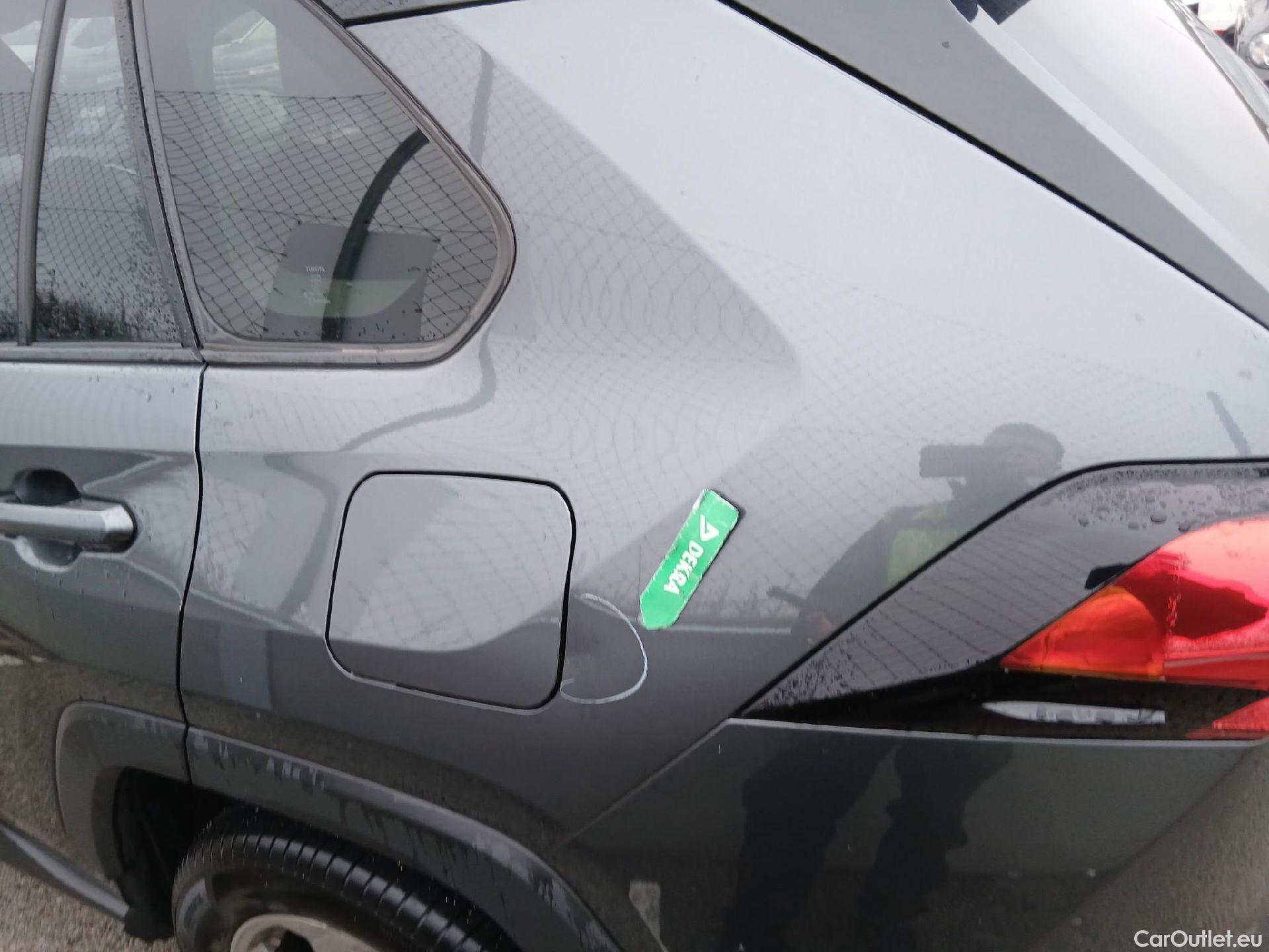  Toyota  RAV4 TOYOTA  / 2018 / 5P / todoterreno 2.5l 220H Advance #23