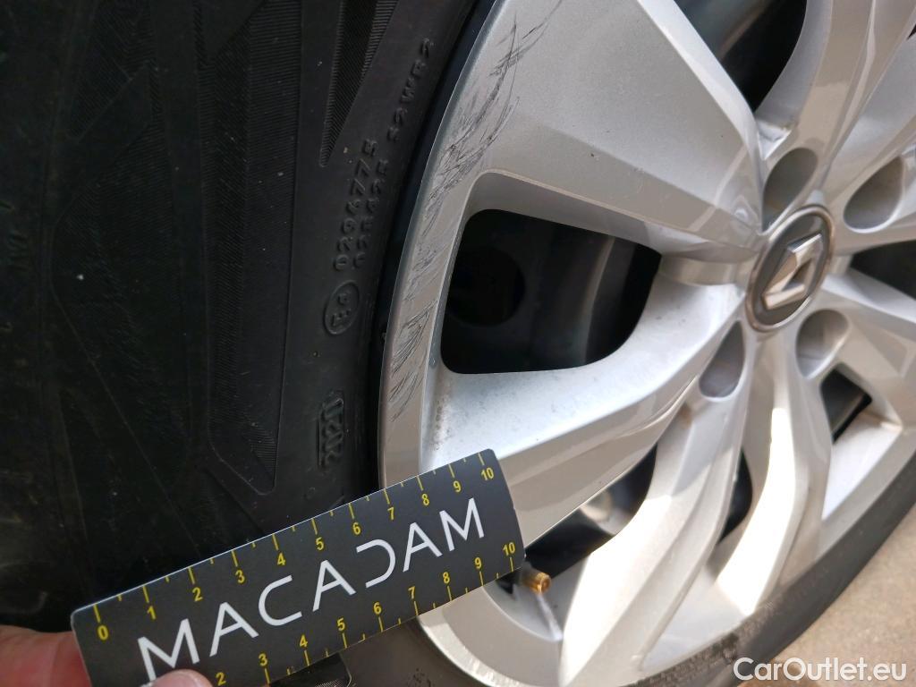  Renault  Clio RENAULT  / 2019 / 5P / berlina con portón Business TCe 74 kW (100CV) GLP #10