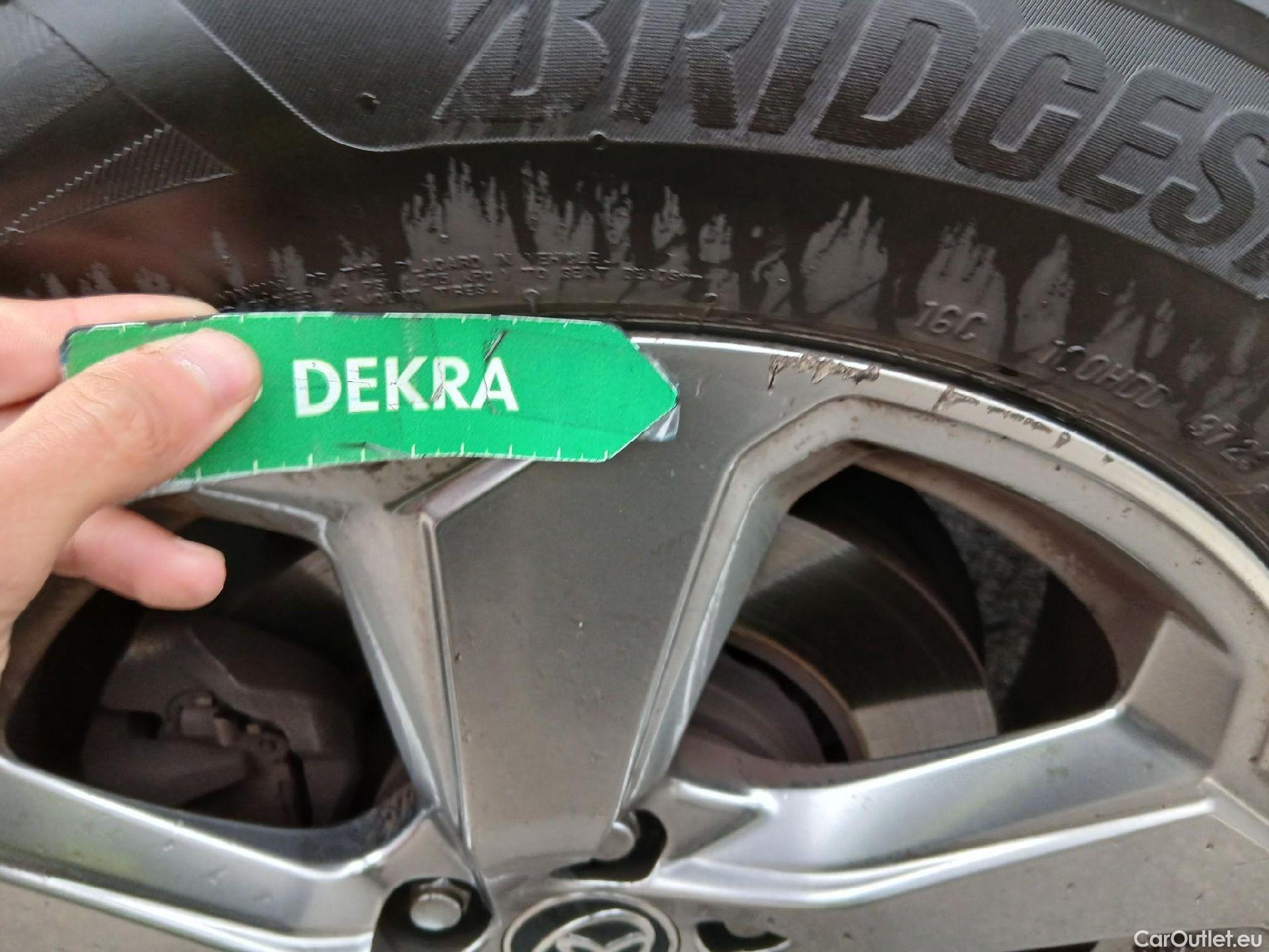  Toyota  RAV4 TOYOTA  / 2018 / 5P / todoterreno 2.5l 220H Advance #16