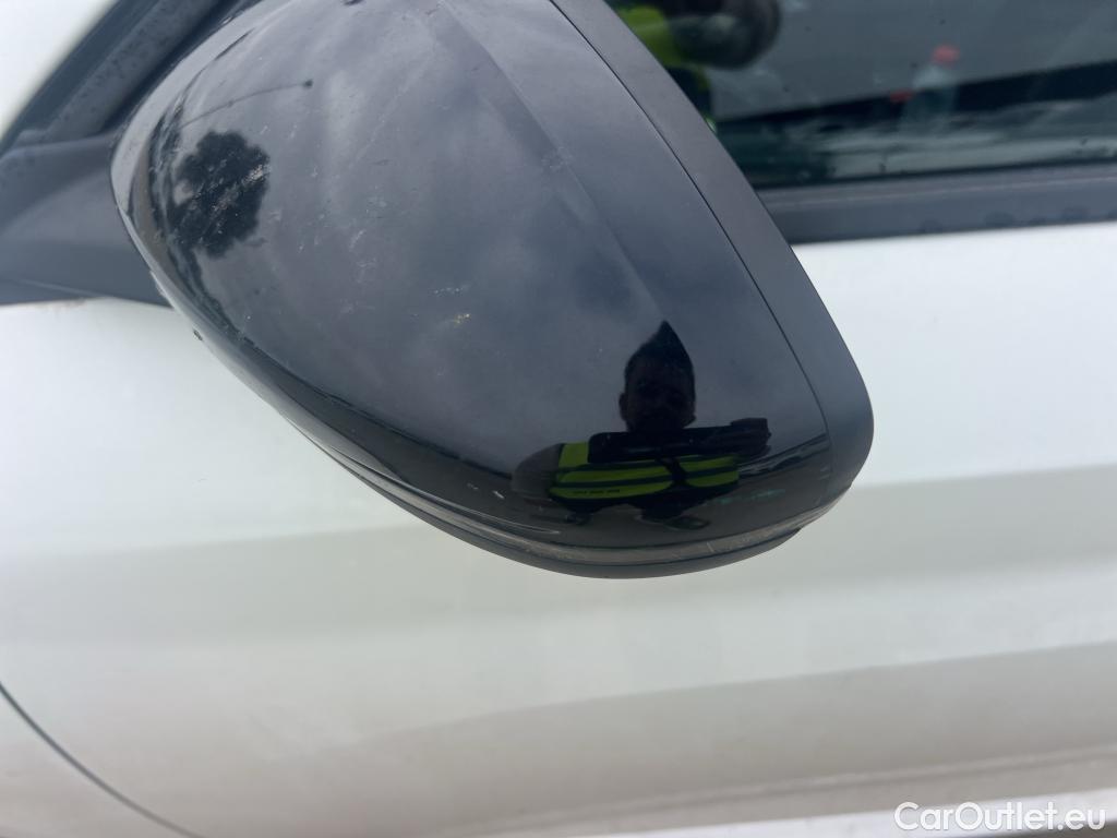  Peugeot  208 PEUGEOT  / 2019 / 5P / berlina con portón BlueHDi 73kW (100CV) Active Pack (AC) #27