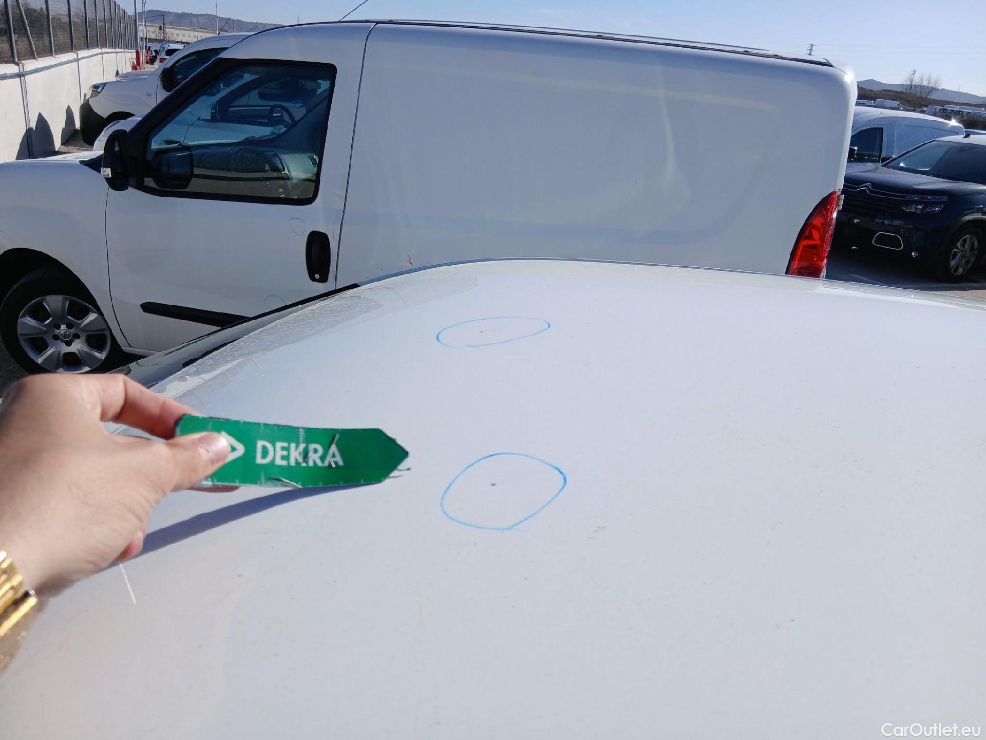  Citroen  C4 Cactus CITROEN  / 2018 / 5P / berlina con portón BlueHDi 100 S&S Feel #18