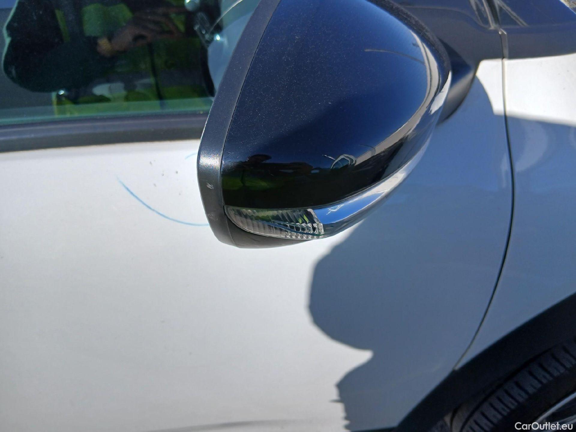  Citroen  C4 Cactus CITROEN  / 2018 / 5P / berlina con portón BlueHDi 100 S&S Feel #38