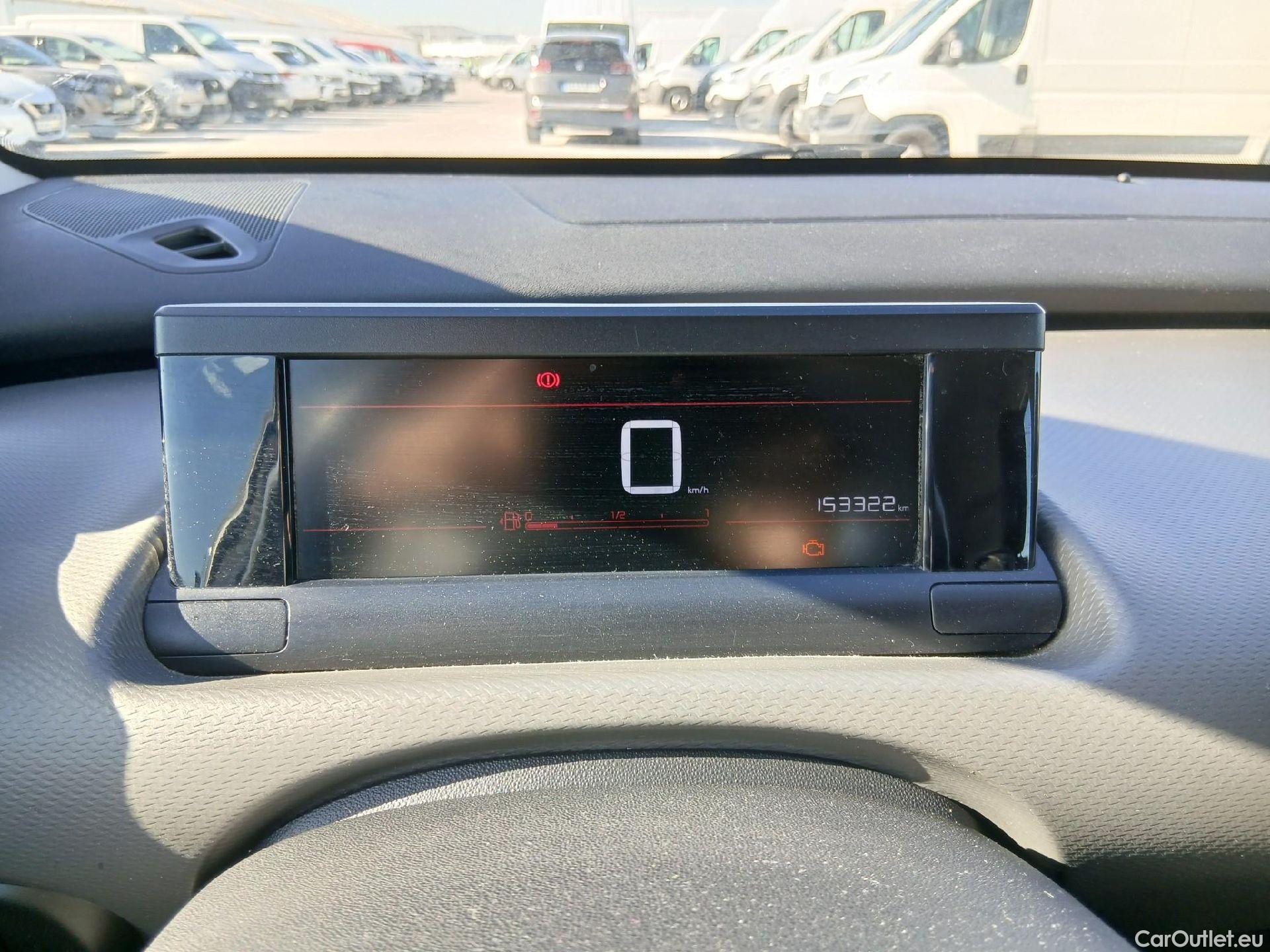  Citroen  C4 Cactus CITROEN  / 2018 / 5P / berlina con portón BlueHDi 100 S&S Feel #2