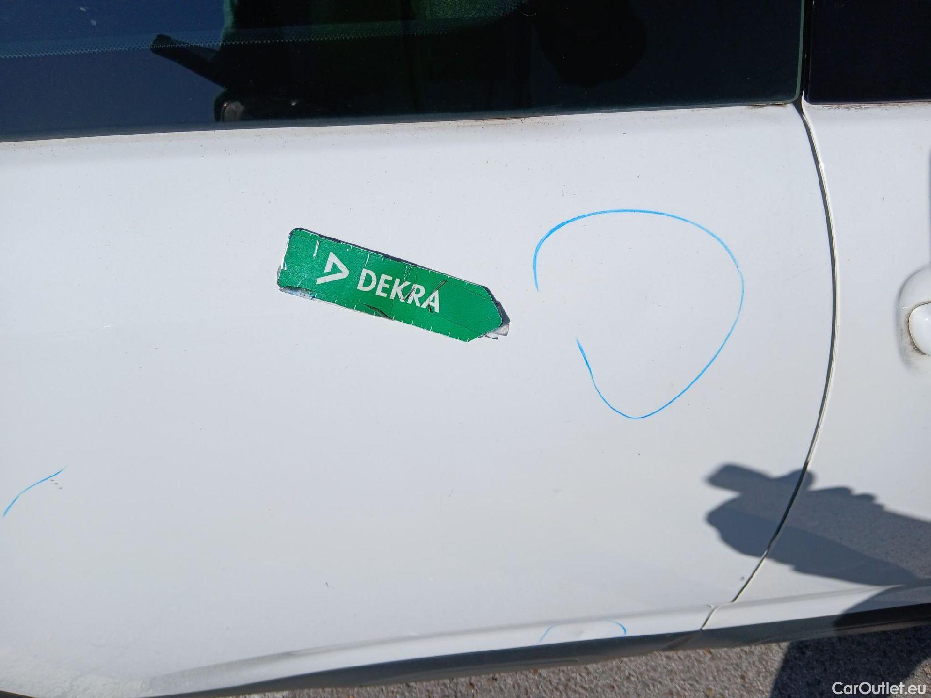  Citroen  C4 Cactus CITROEN  / 2018 / 5P / berlina con portón BlueHDi 100 S&S Feel #32