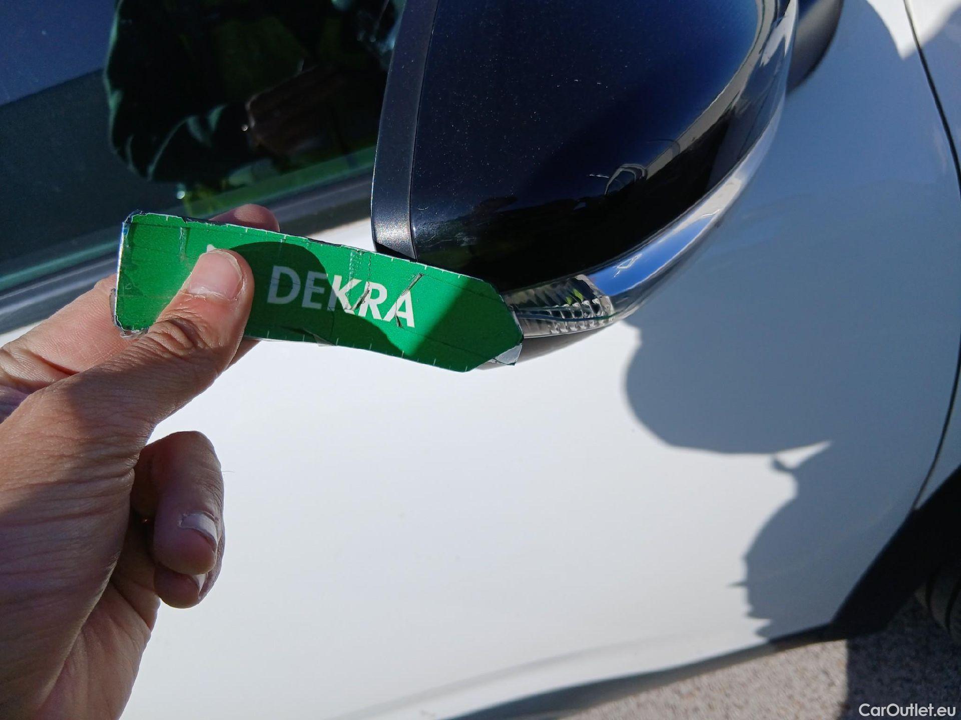  Citroen  C4 Cactus CITROEN  / 2018 / 5P / berlina con portón BlueHDi 100 S&S Feel #39