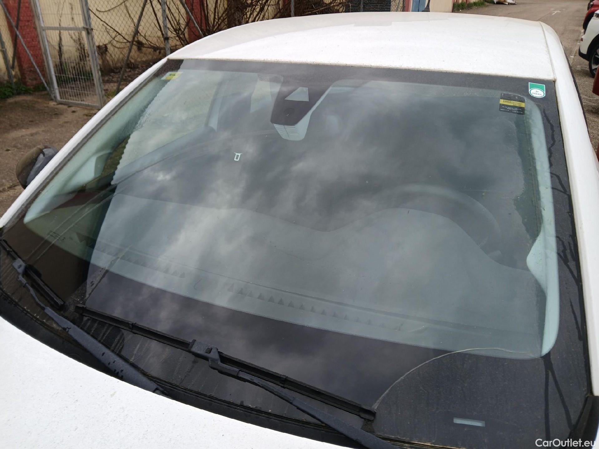  Opel  Corsa OPEL  / 2019 / 5P / berlina con portón 1.2T XHL 74kW (100CV) Elegance (CX) #4