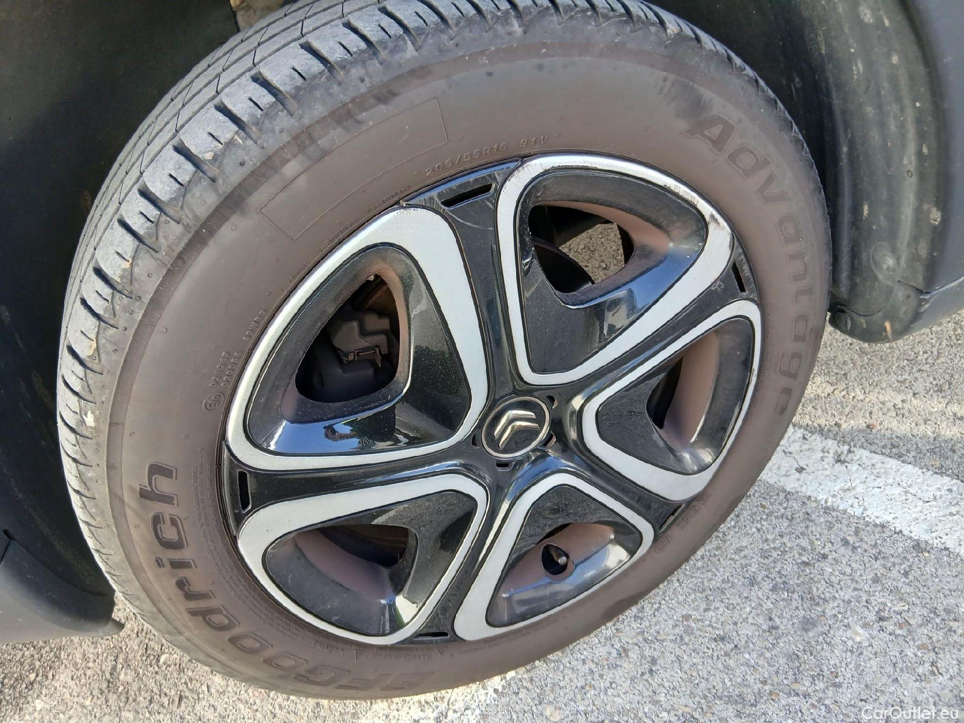  Citroen  C4 Cactus CITROEN  / 2018 / 5P / berlina con portón BlueHDi 100 S&S Feel #13