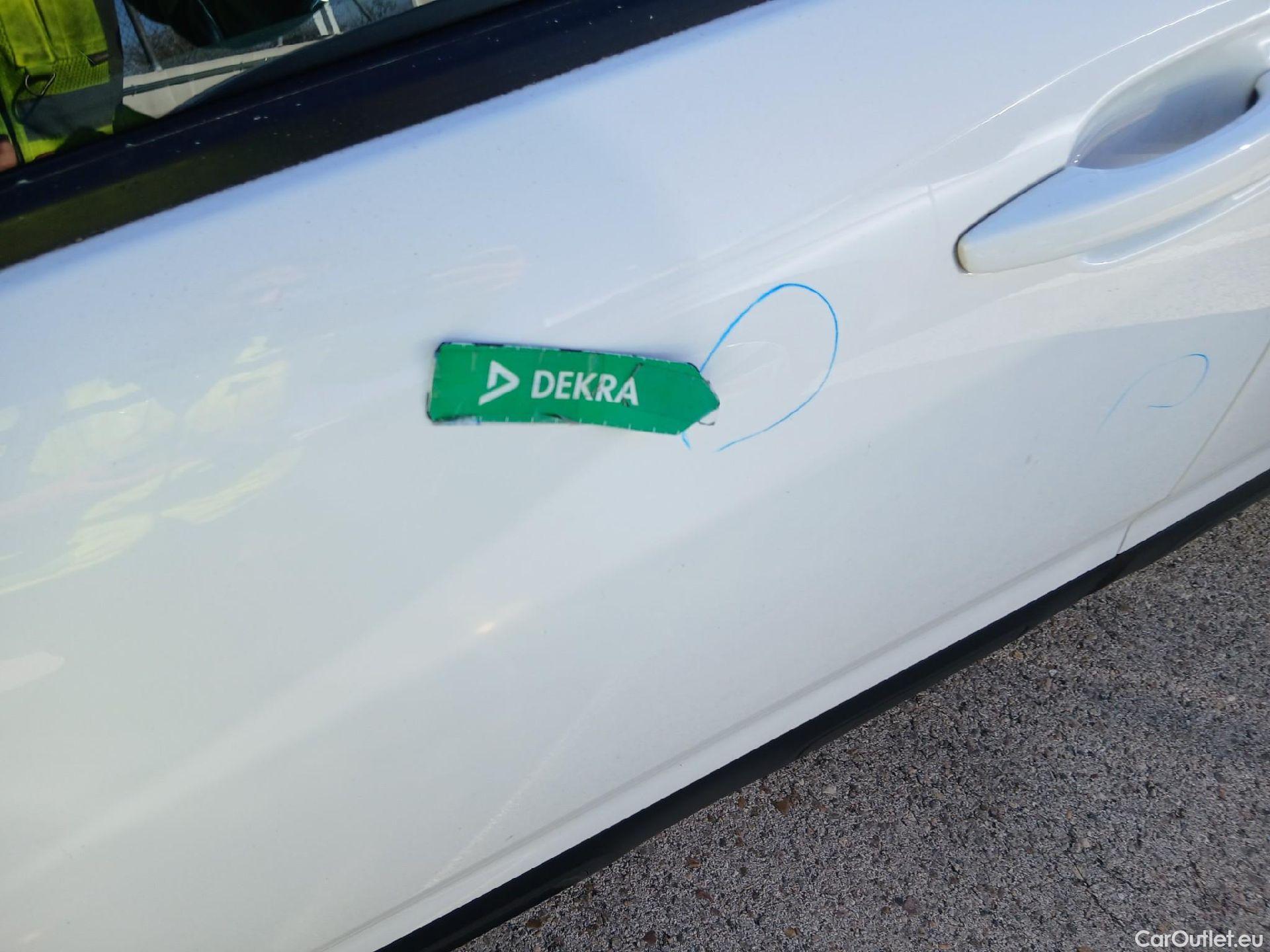  Citroen  C4 Cactus CITROEN  / 2018 / 5P / berlina con portón BlueHDi 100 S&S Feel #14