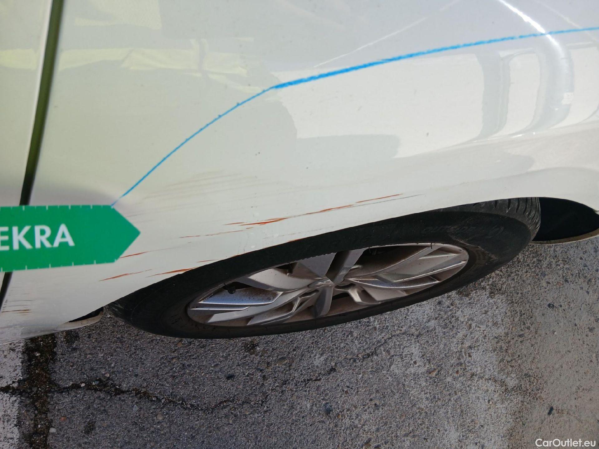  Peugeot  508 PEUGEOT  / 2018 / 5P / berlina con portón 5P Business Line BlueHDi 96kW S&S 6vel #23