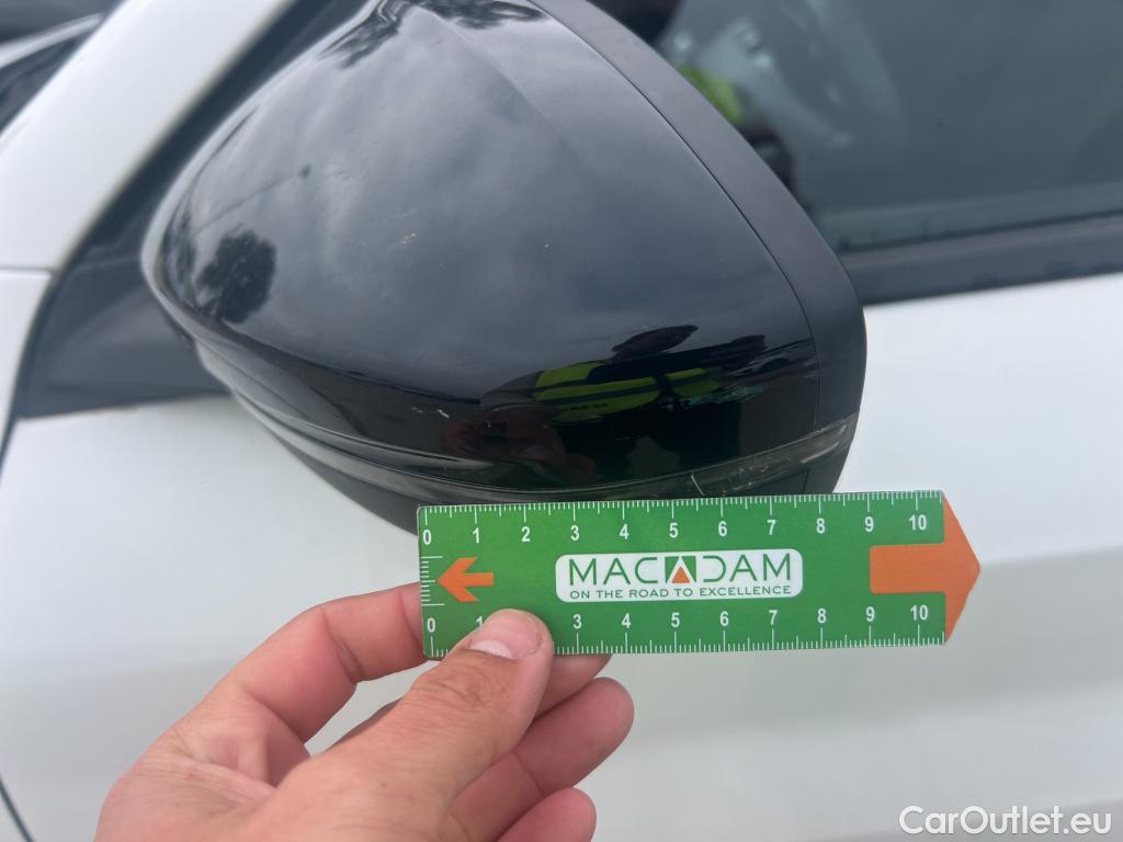  Peugeot  208 PEUGEOT  / 2019 / 5P / berlina con portón BlueHDi 73kW (100CV) Active Pack (AC) #28