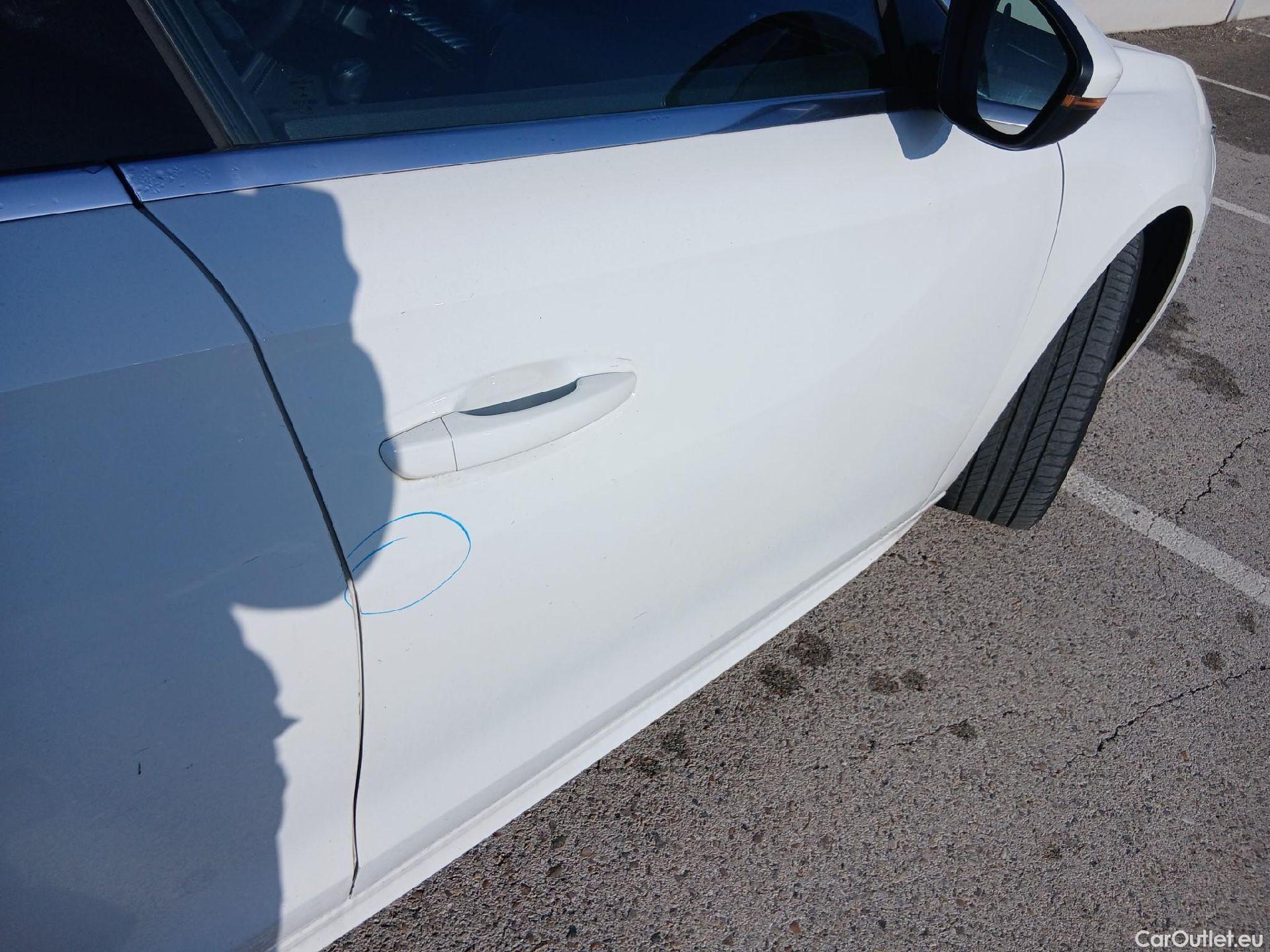  Peugeot  508 PEUGEOT  / 2018 / 5P / berlina con portón 5P Business Line BlueHDi 96kW S&S 6vel #40