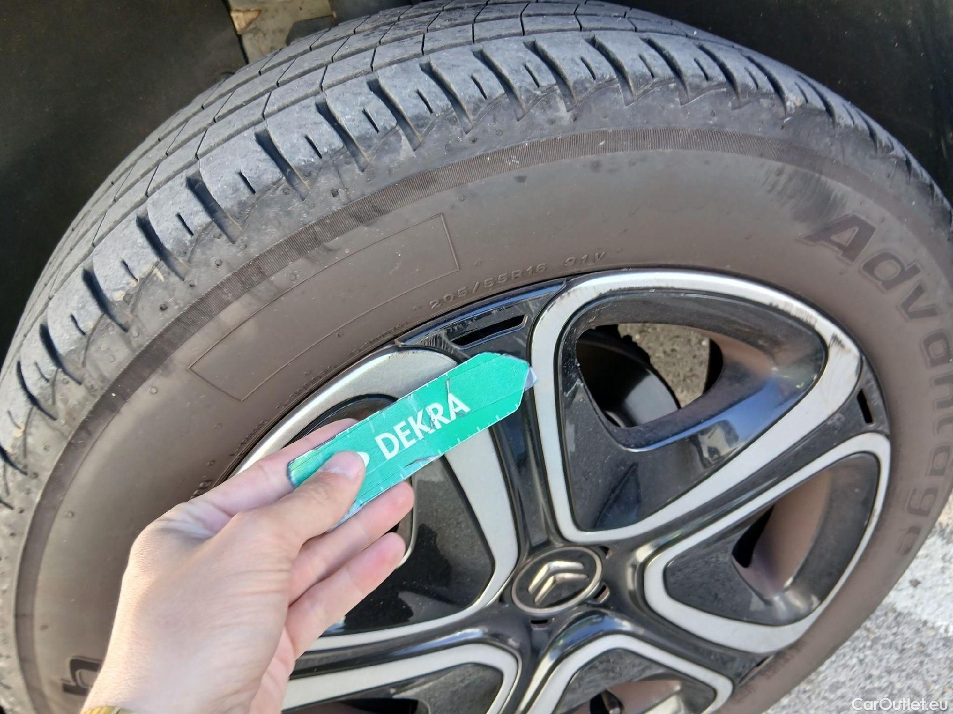  Citroen  C4 Cactus CITROEN  / 2018 / 5P / berlina con portón BlueHDi 100 S&S Feel #12