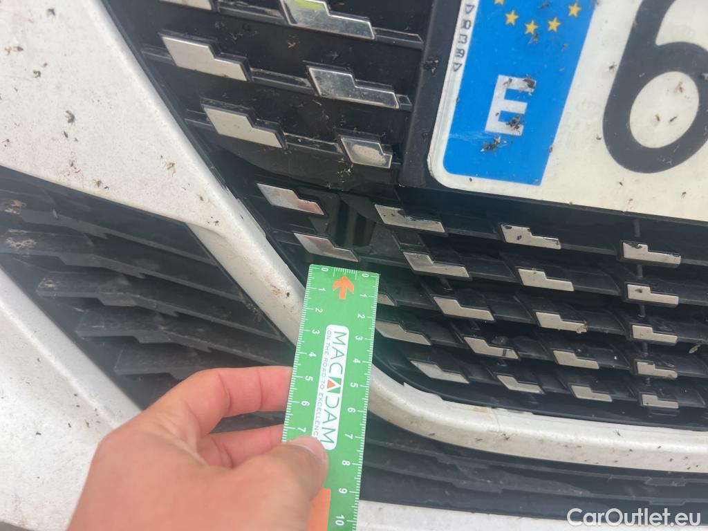  Peugeot  208 PEUGEOT  / 2019 / 5P / berlina con portón BlueHDi 73kW (100CV) Active Pack (AC) #2