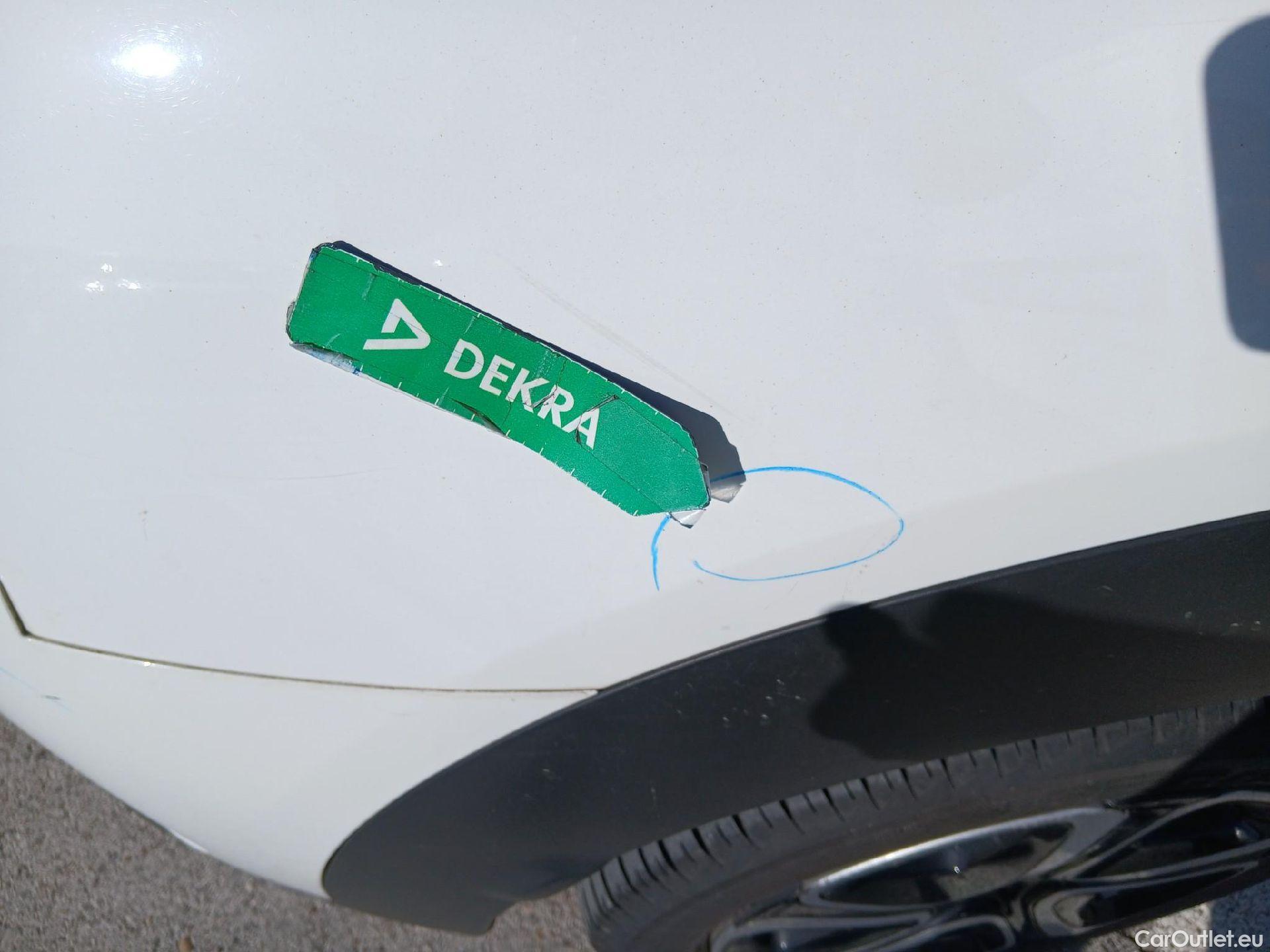  Citroen  C4 Cactus CITROEN  / 2018 / 5P / berlina con portón BlueHDi 100 S&S Feel #30