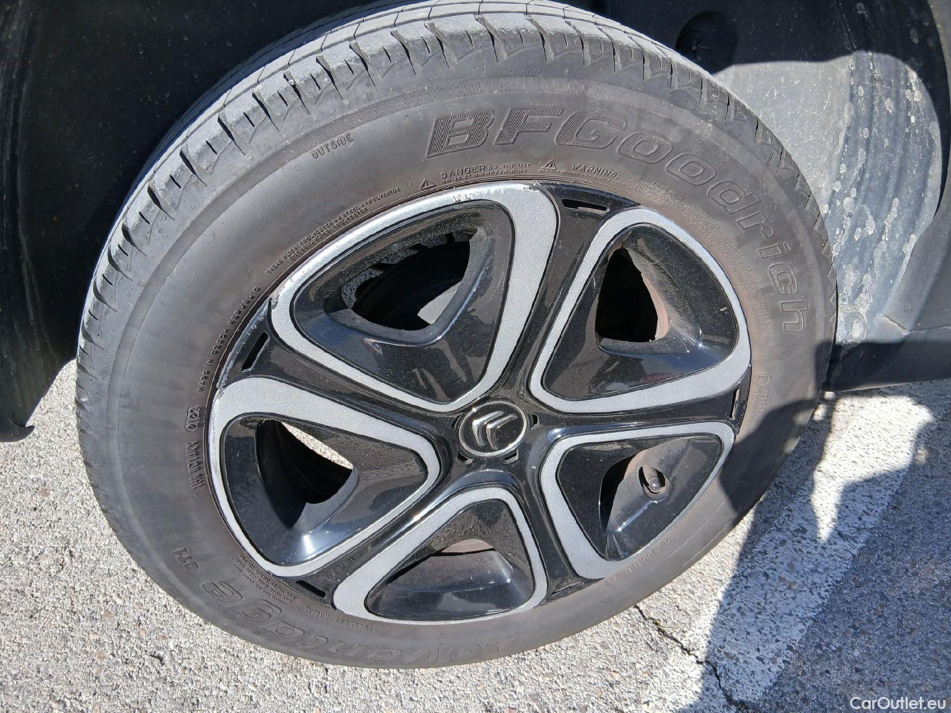  Citroen  C4 Cactus CITROEN  / 2018 / 5P / berlina con portón BlueHDi 100 S&S Feel #28