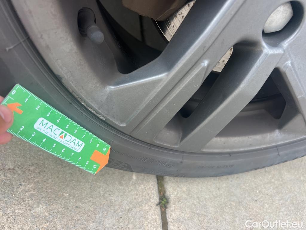  Peugeot  208 PEUGEOT  / 2019 / 5P / berlina con portón BlueHDi 73kW (100CV) Active Pack (AC) #15