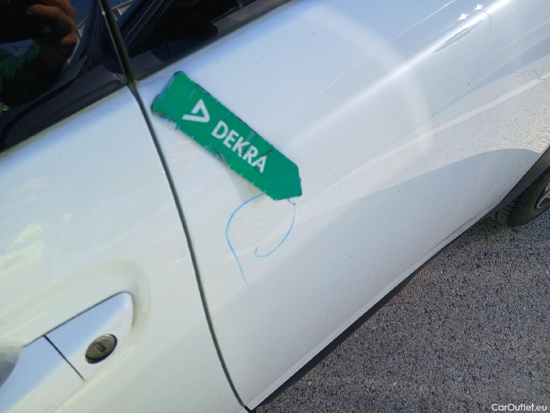  Citroen  C4 Cactus CITROEN  / 2018 / 5P / berlina con portón BlueHDi 100 S&S Feel #16