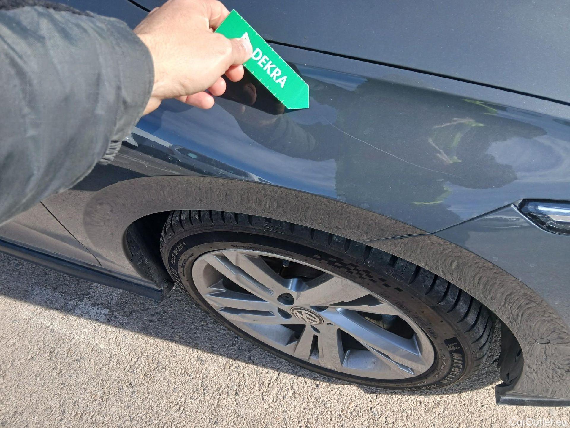  Volkswagen  Golf  VOLKSWAGEN / 2020 / 5P / berlina con portón R-Line 1.5 TSI 110kW (150CV) #6