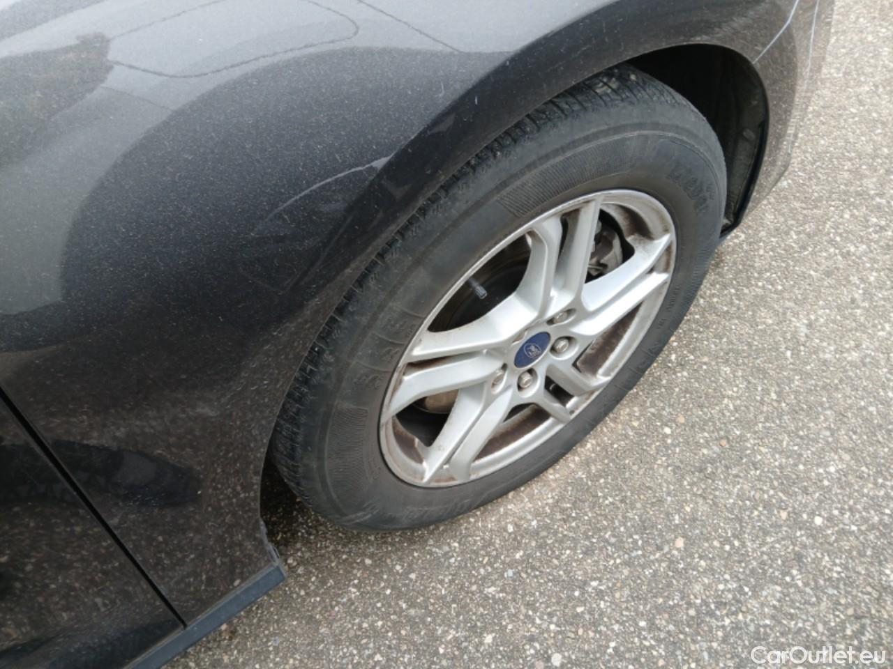  Ford  Focus FORD  / 2018 / 5P / familiar 1.0 Ecoboost 92kW Trend+ SB #3