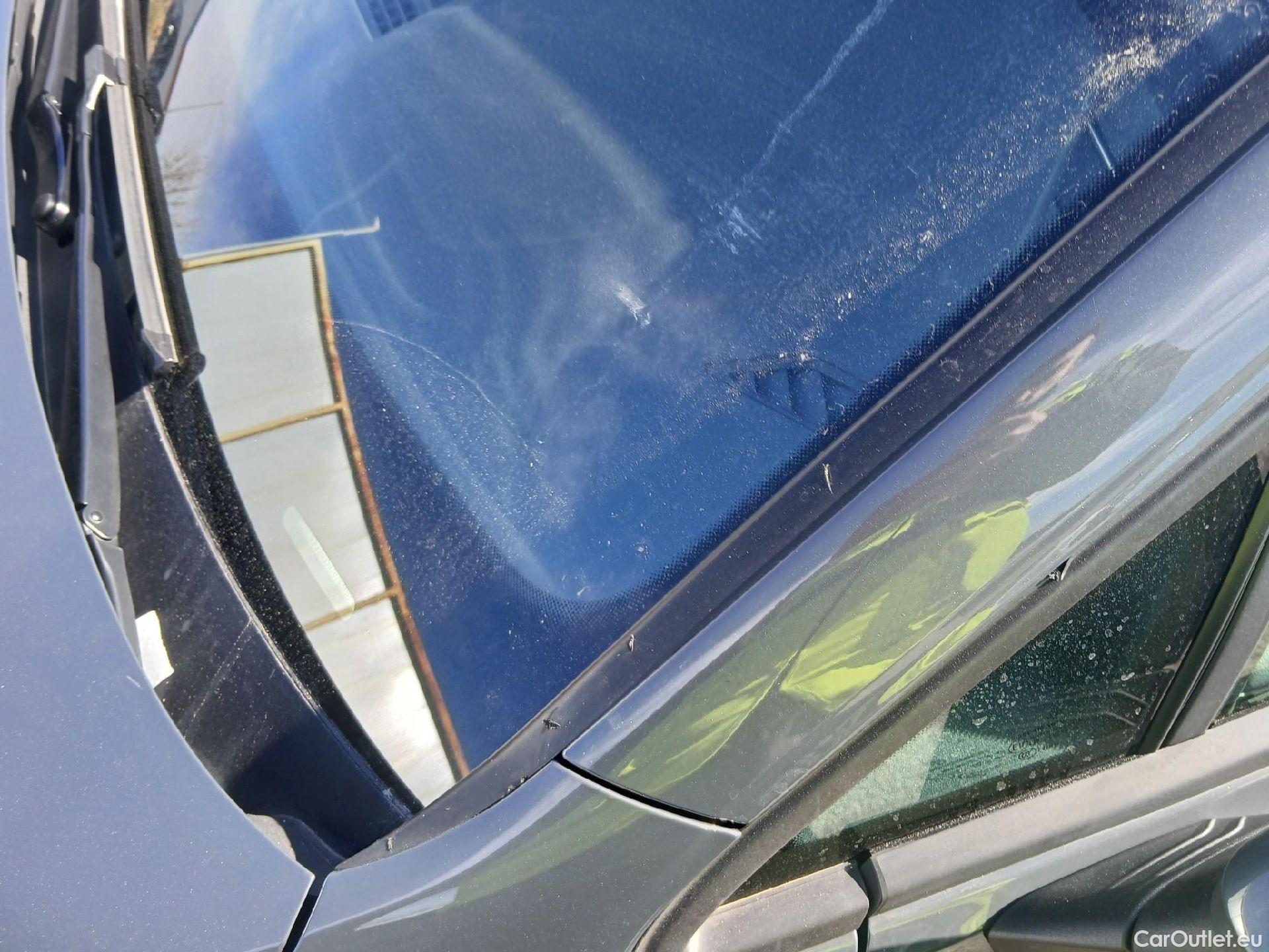  Volkswagen  Golf  VOLKSWAGEN / 2020 / 5P / berlina con portón R-Line 1.5 TSI 110kW (150CV) #9