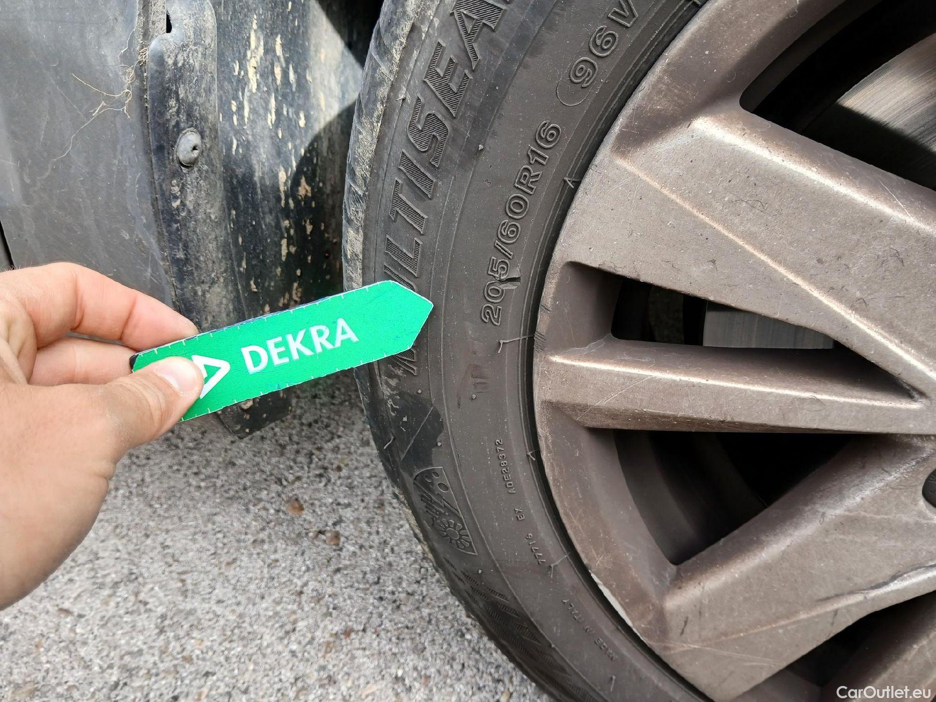  Volkswagen  Touran  Business BMT 2.0 TDI 115CV AT7 E6dT #6