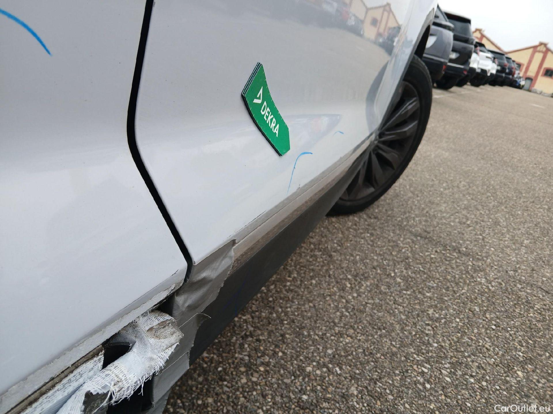  Volkswagen  T-ROC VOLKSWAGEN  / 2017 / 5P / todoterreno Sport 2.0 TDI 110kW (150CV) DSG #39