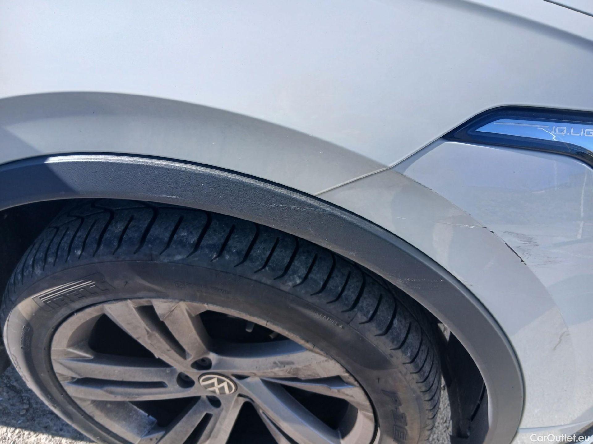  Volkswagen  Tiguan VOLKSWAGEN  / 2020 / 5P / todoterreno R-Line 2.0 TDI 110kW (150CV) DSG #15