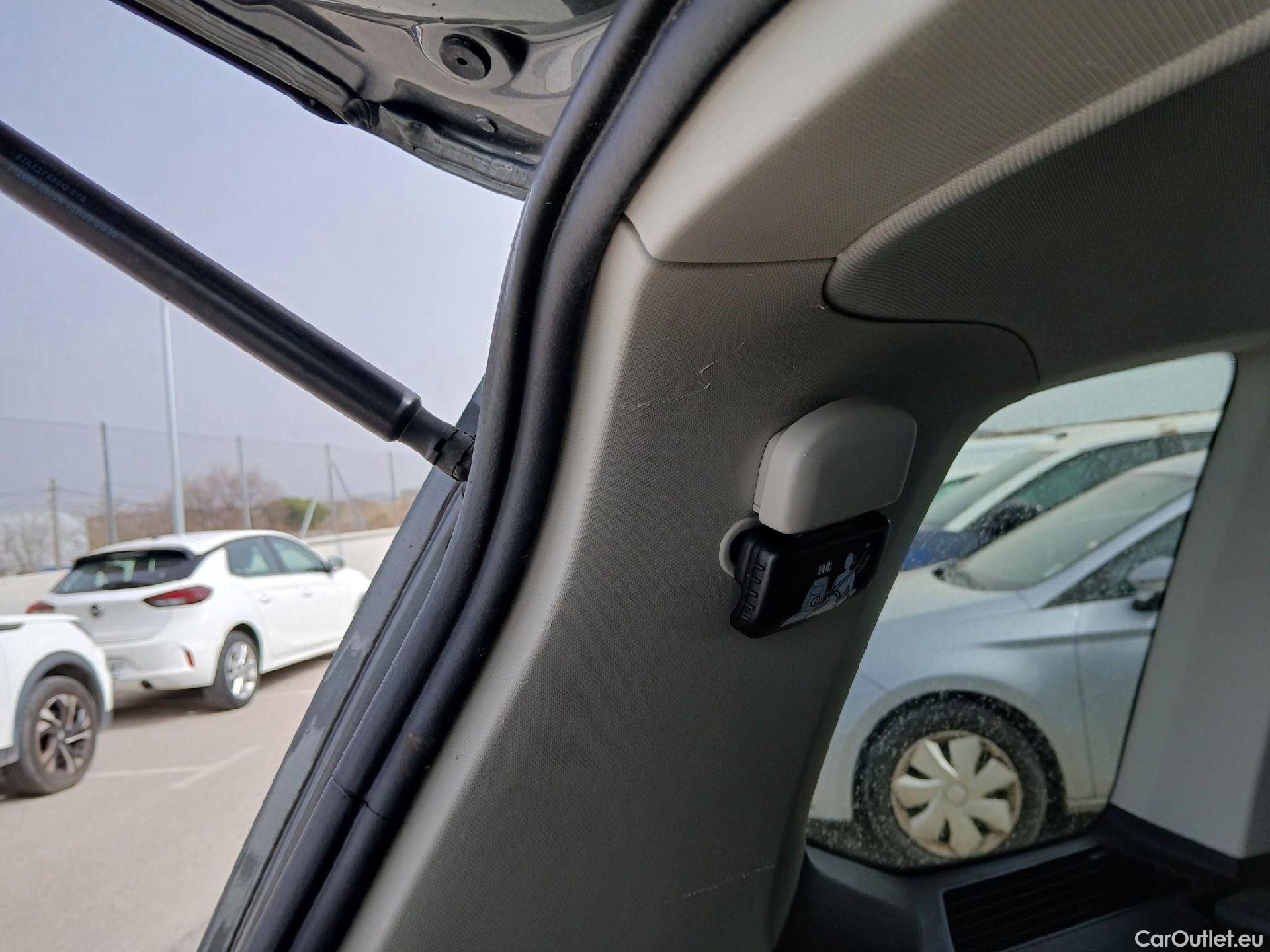  Volkswagen  Touran  Business BMT 2.0 TDI 115CV AT7 E6dT #2