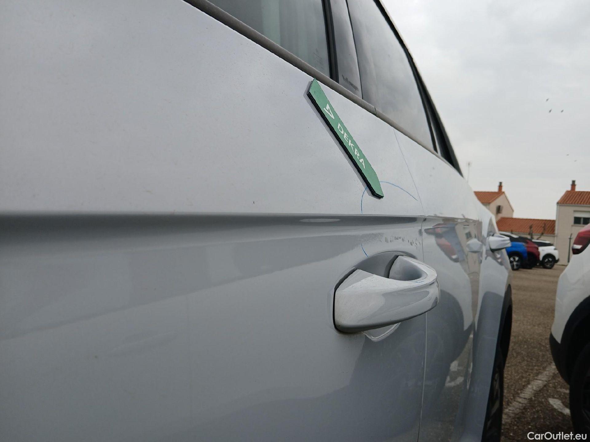  Volkswagen  T-ROC VOLKSWAGEN  / 2017 / 5P / todoterreno Sport 2.0 TDI 110kW (150CV) DSG #19