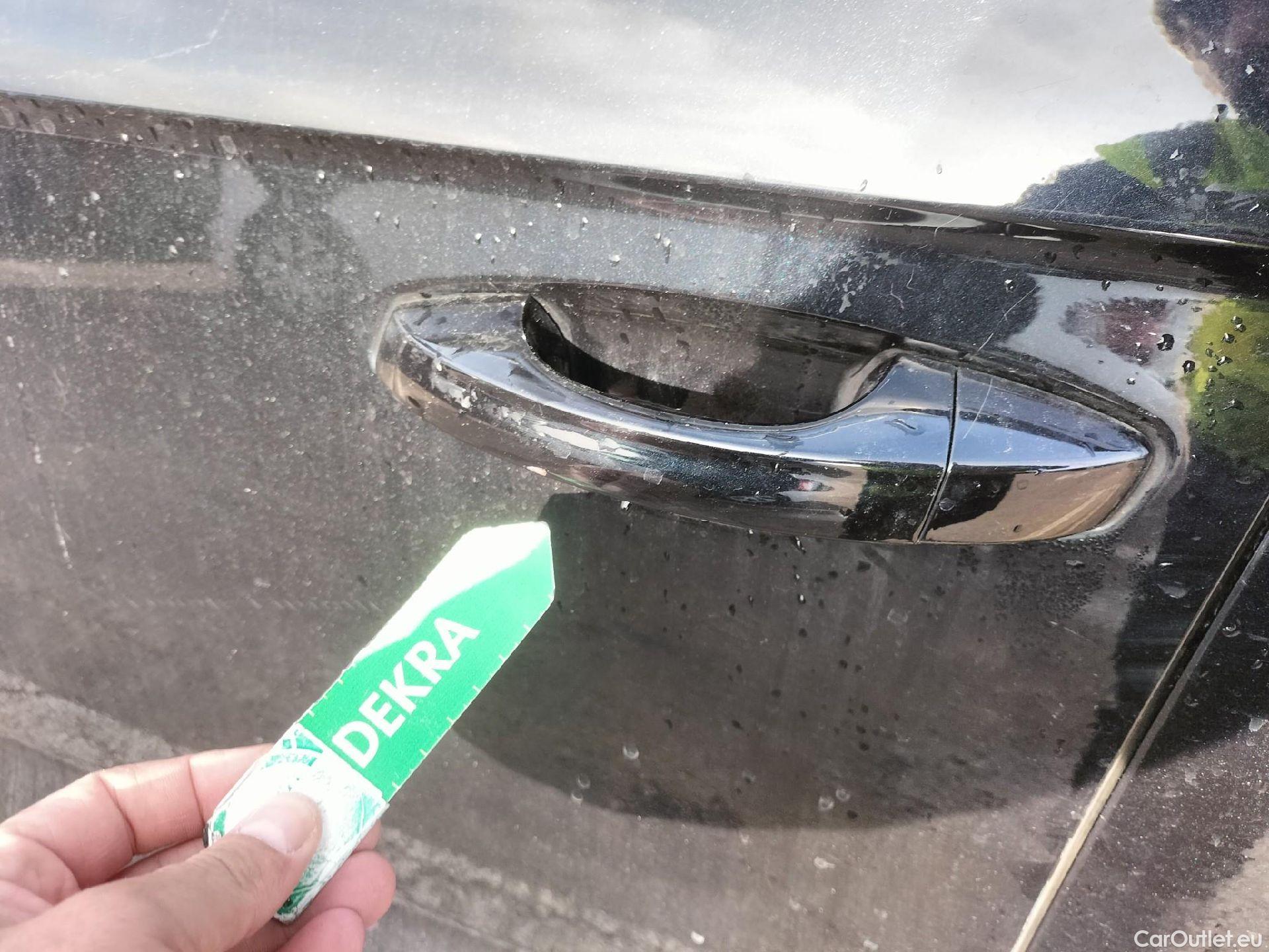  Volkswagen  T-ROC VOLKSWAGEN  / 2017 / 5P / todoterreno Advance R-Line 1.0 TSI 81kW (110CV) #18