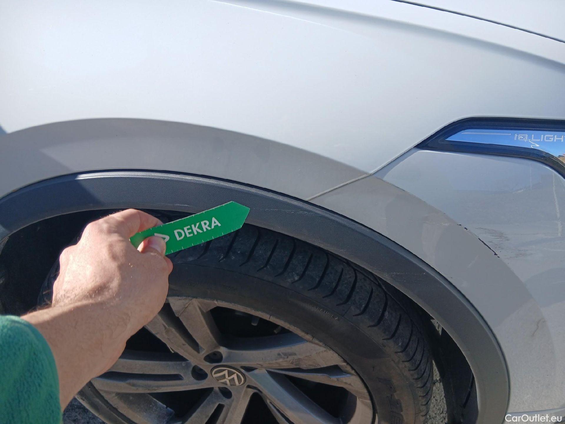  Volkswagen  Tiguan VOLKSWAGEN  / 2020 / 5P / todoterreno R-Line 2.0 TDI 110kW (150CV) DSG #16