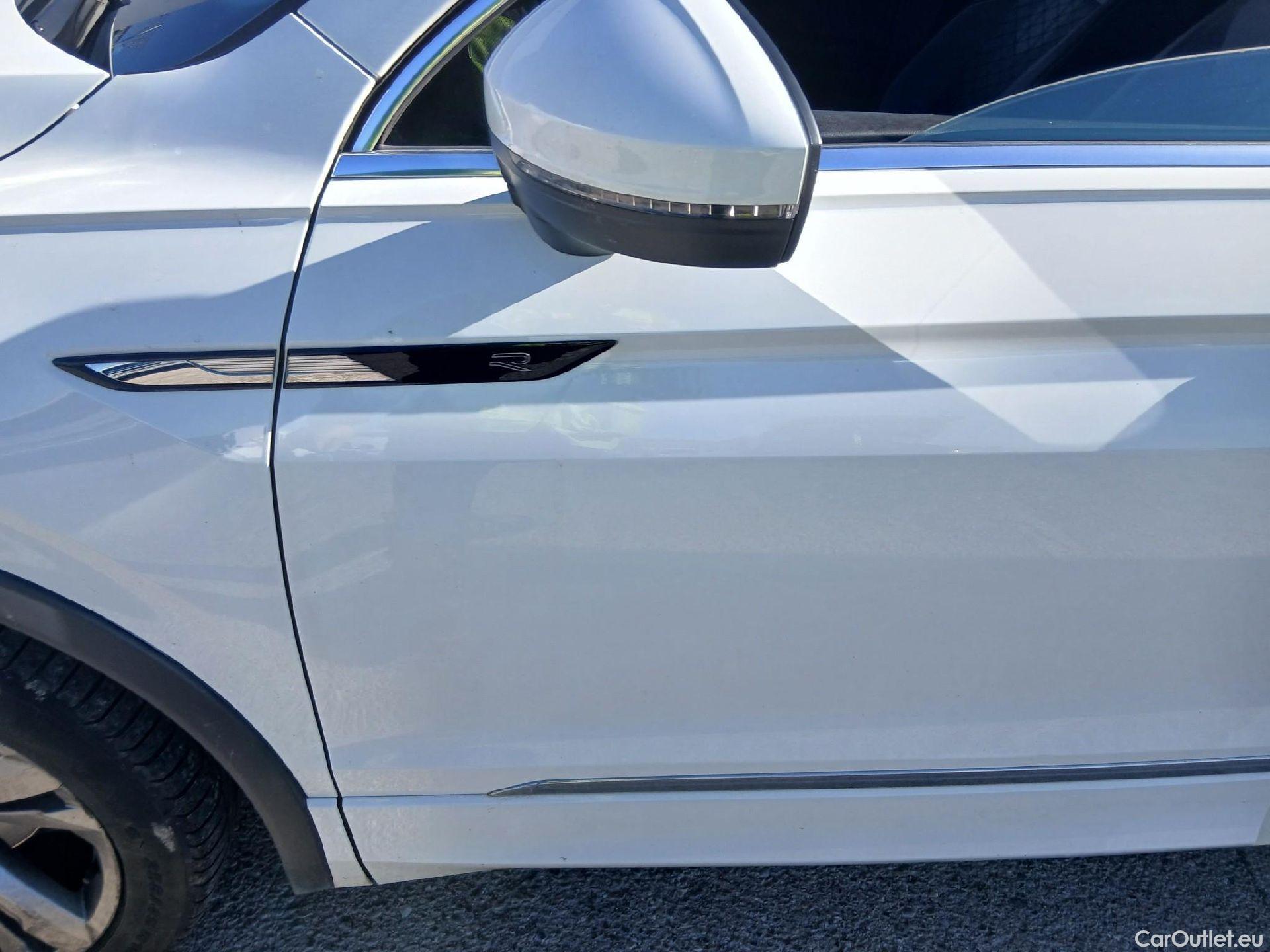  Volkswagen  Tiguan VOLKSWAGEN  / 2020 / 5P / todoterreno R-Line 2.0 TDI 110kW (150CV) DSG #5