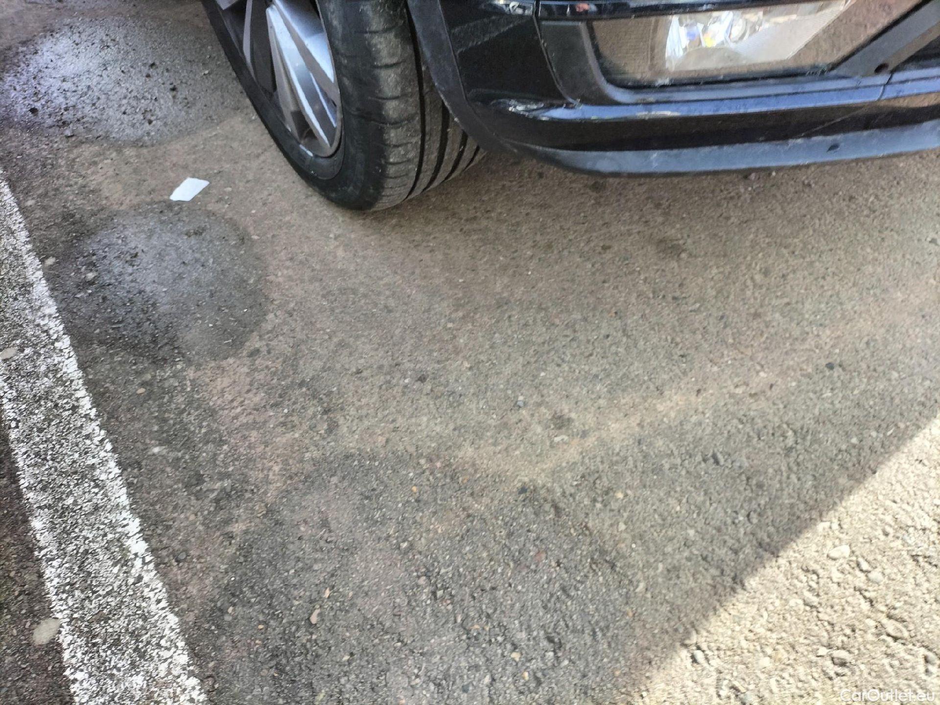  Volkswagen  T-ROC VOLKSWAGEN  / 2017 / 5P / todoterreno Advance R-Line 1.0 TSI 81kW (110CV) #6