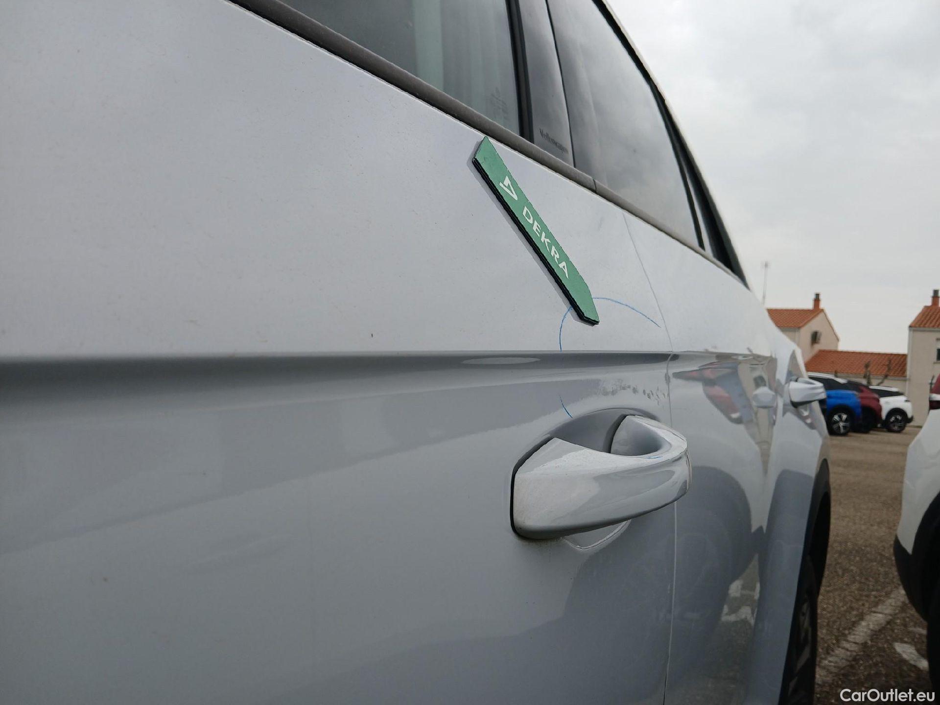  Volkswagen  T-ROC VOLKSWAGEN  / 2017 / 5P / todoterreno Sport 2.0 TDI 110kW (150CV) DSG #20