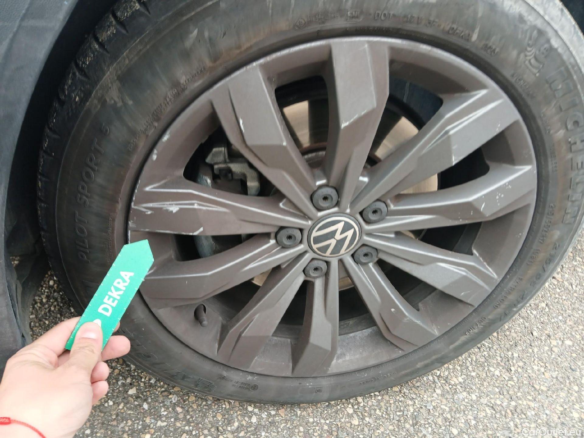  Volkswagen  T-ROC VOLKSWAGEN  / 2017 / 5P / todoterreno Sport 2.0 TDI 110kW (150CV) DSG #14