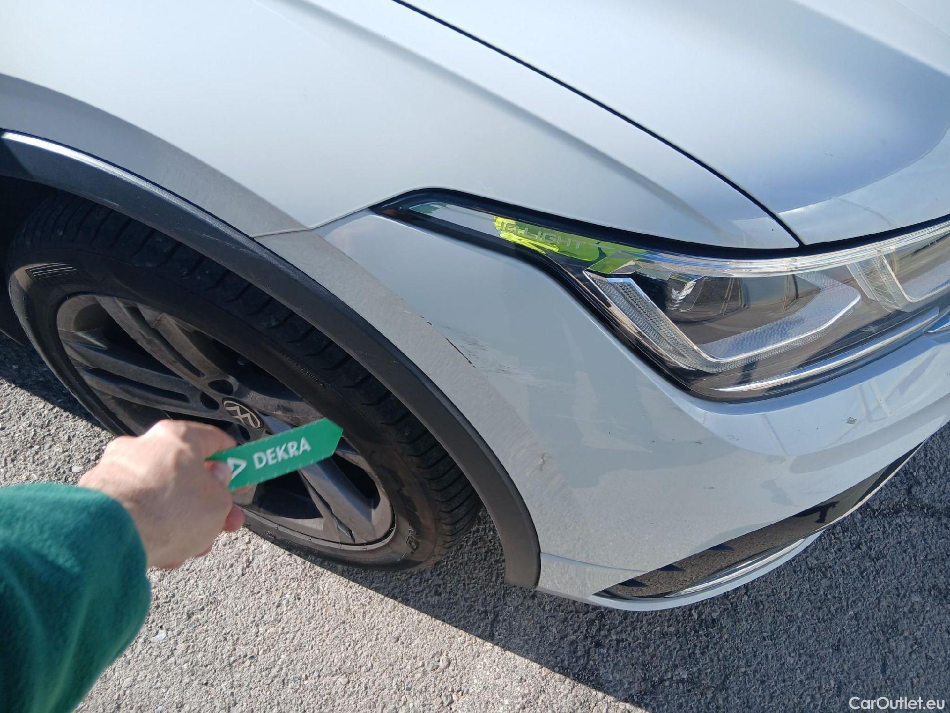  Volkswagen  Tiguan VOLKSWAGEN  / 2020 / 5P / todoterreno R-Line 2.0 TDI 110kW (150CV) DSG #2