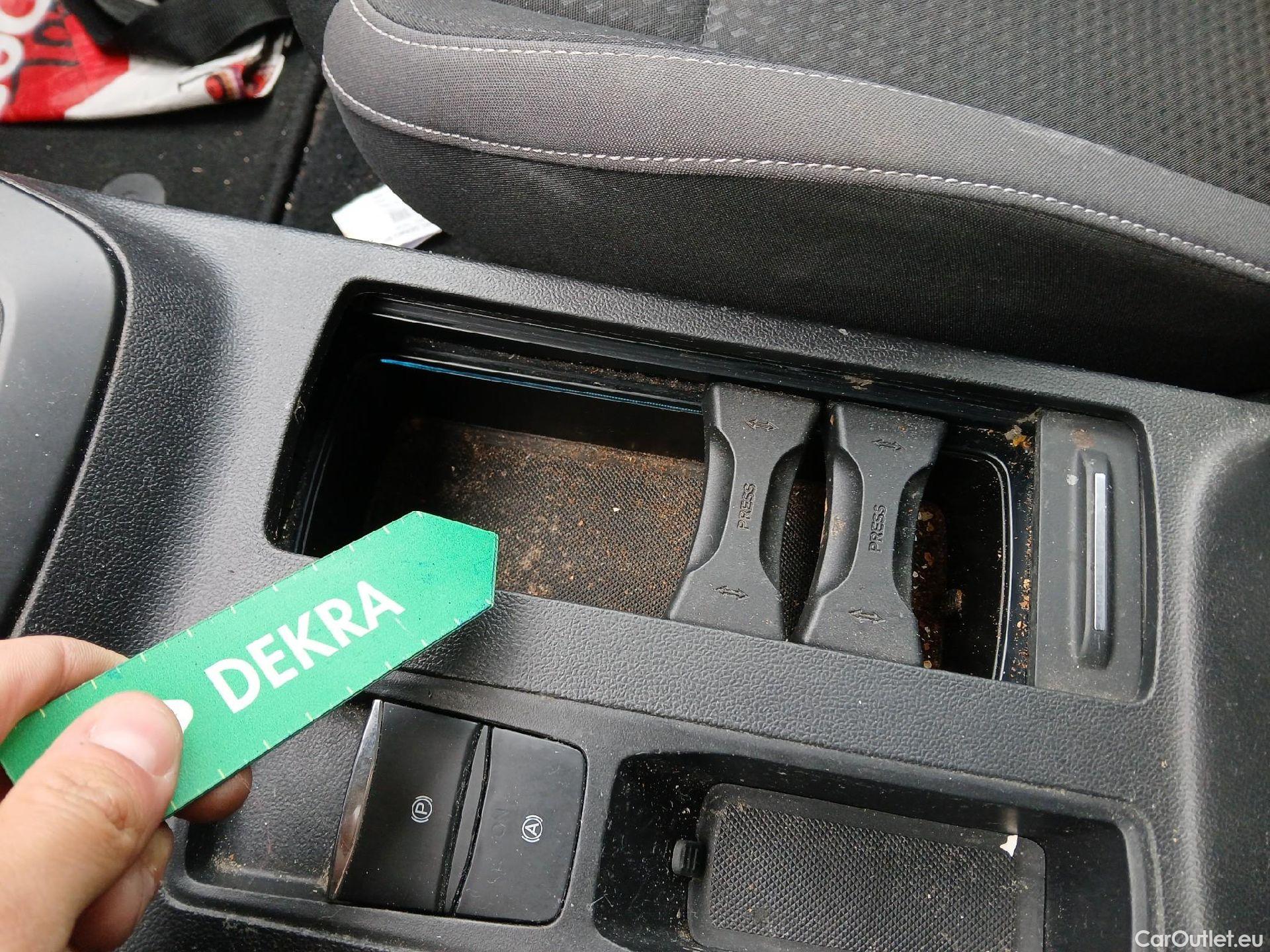  Ford  Focus FORD  / 2018 / 5P / familiar 1.0 Ecoboost 92kW Trend+ SB #37