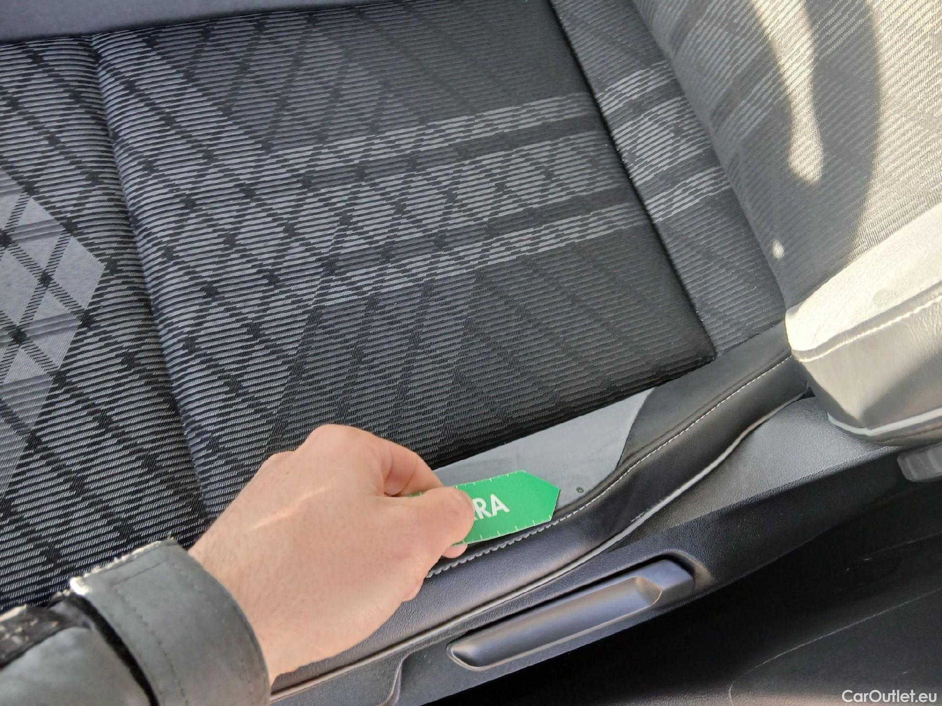  Volkswagen  Golf  VOLKSWAGEN / 2020 / 5P / berlina con portón R-Line 1.5 TSI 110kW (150CV) #8