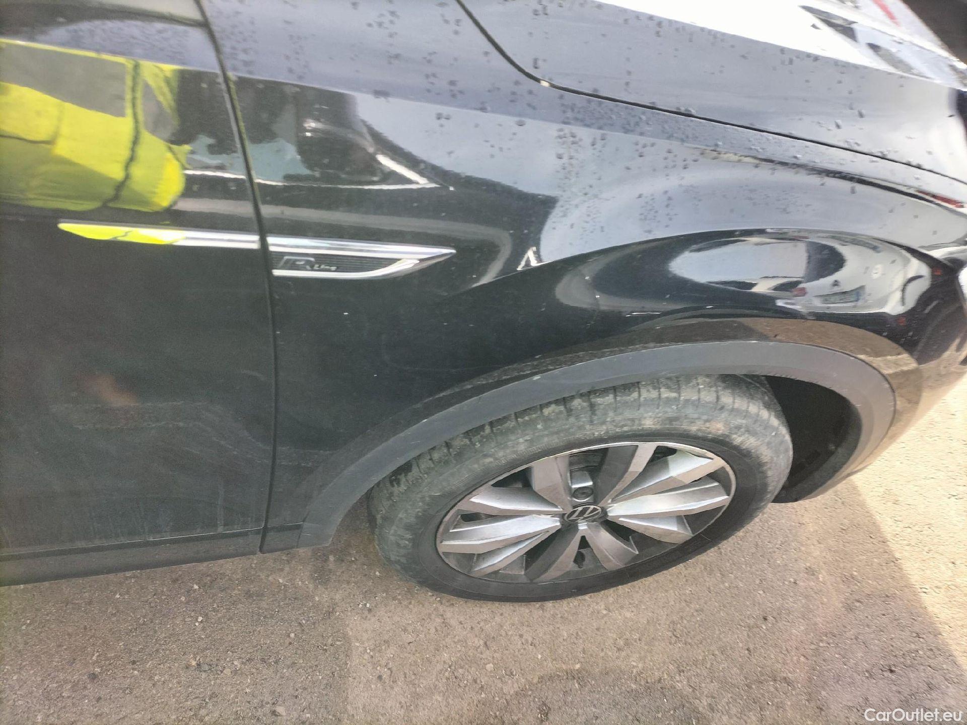  Volkswagen  T-ROC VOLKSWAGEN  / 2017 / 5P / todoterreno Advance R-Line 1.0 TSI 81kW (110CV) #50