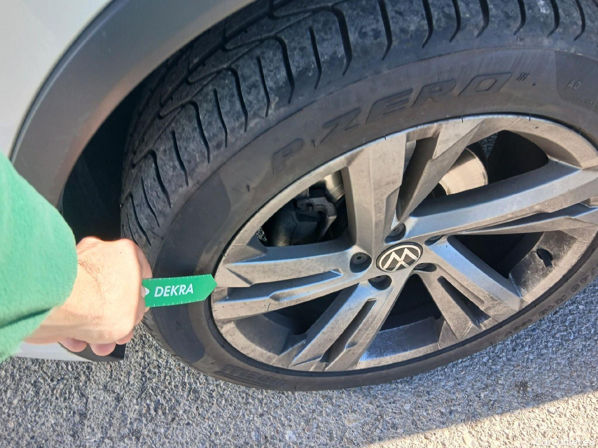  Volkswagen  Tiguan VOLKSWAGEN  / 2020 / 5P / todoterreno R-Line 2.0 TDI 110kW (150CV) DSG #3